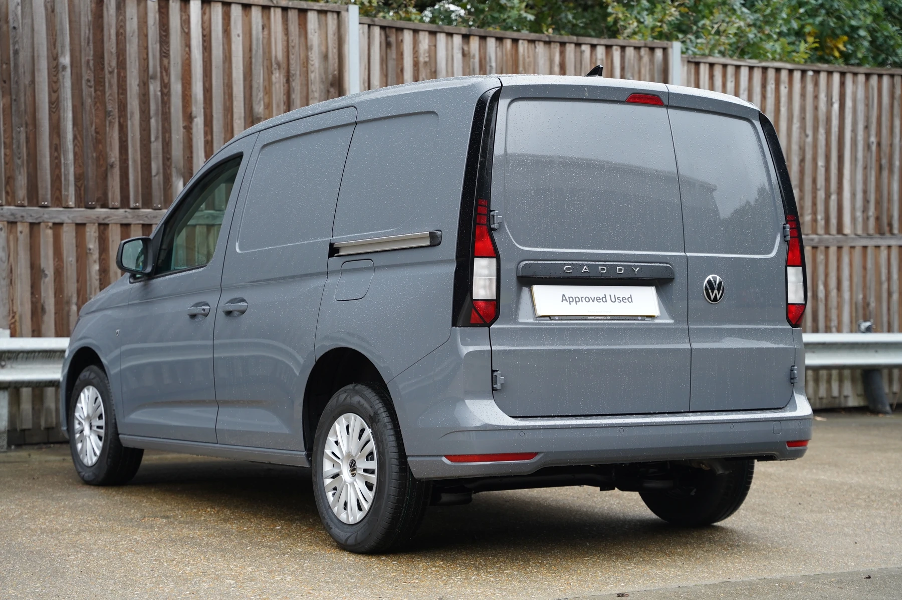 Volkswagen-Caddy-image-2