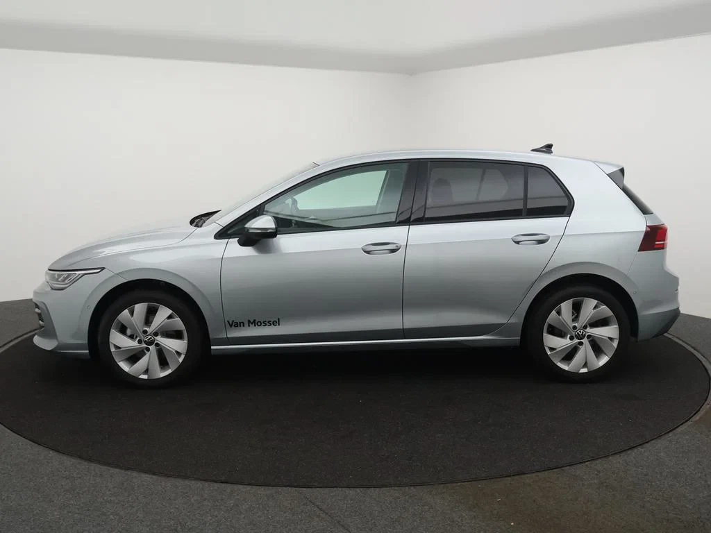 Volkswagen-Golf-image-3