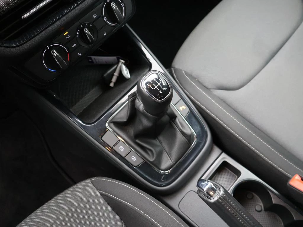 Škoda Fabia Fabia Selection 1.0i 80PK *VIRTUAL COCKPIT*CAMERA*PDC*APP-CONNECT*PDC*CRUISE*...*