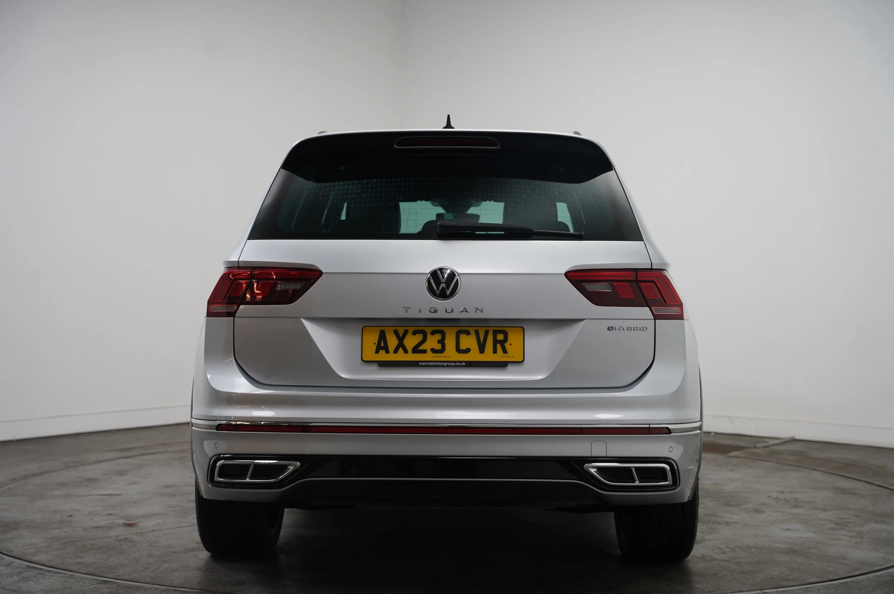 Volkswagen-Tiguan-image-13