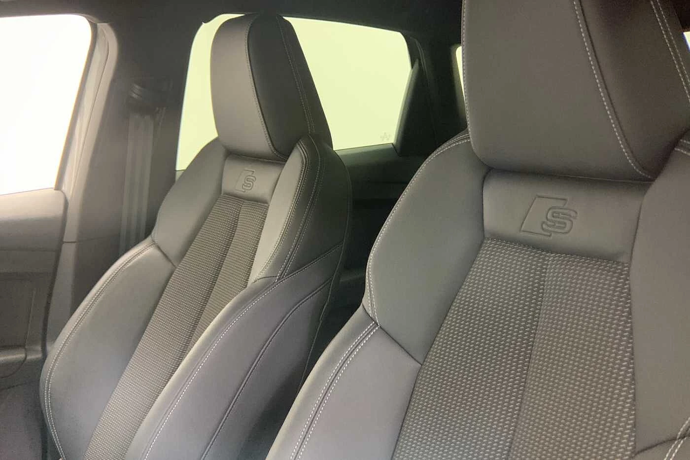Audi-Q4 Sportback e-tron-image-8