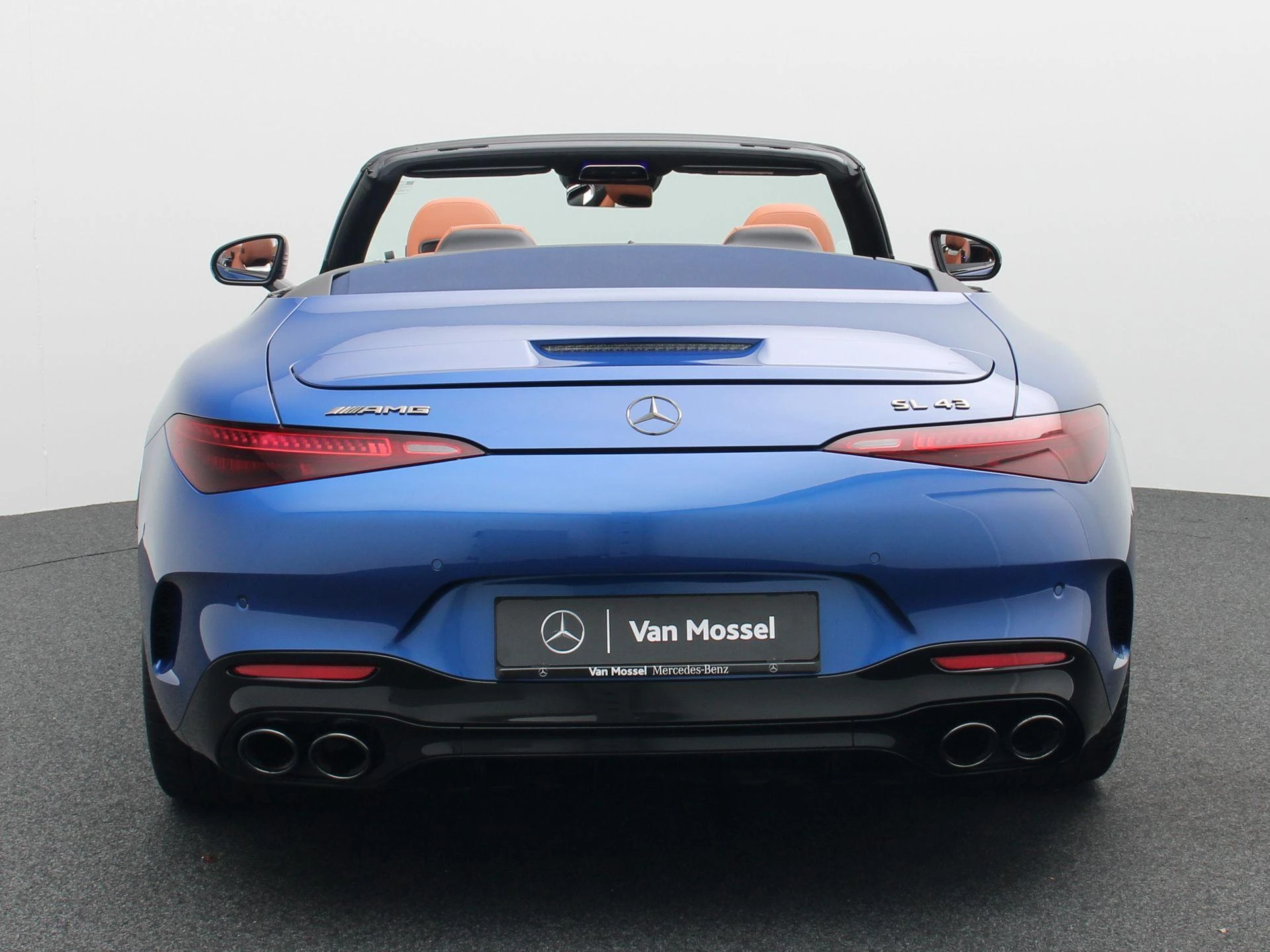 Mercedes-Benz-SL-image-4