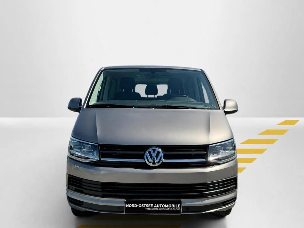 Volkswagen-Caravelle-image-4