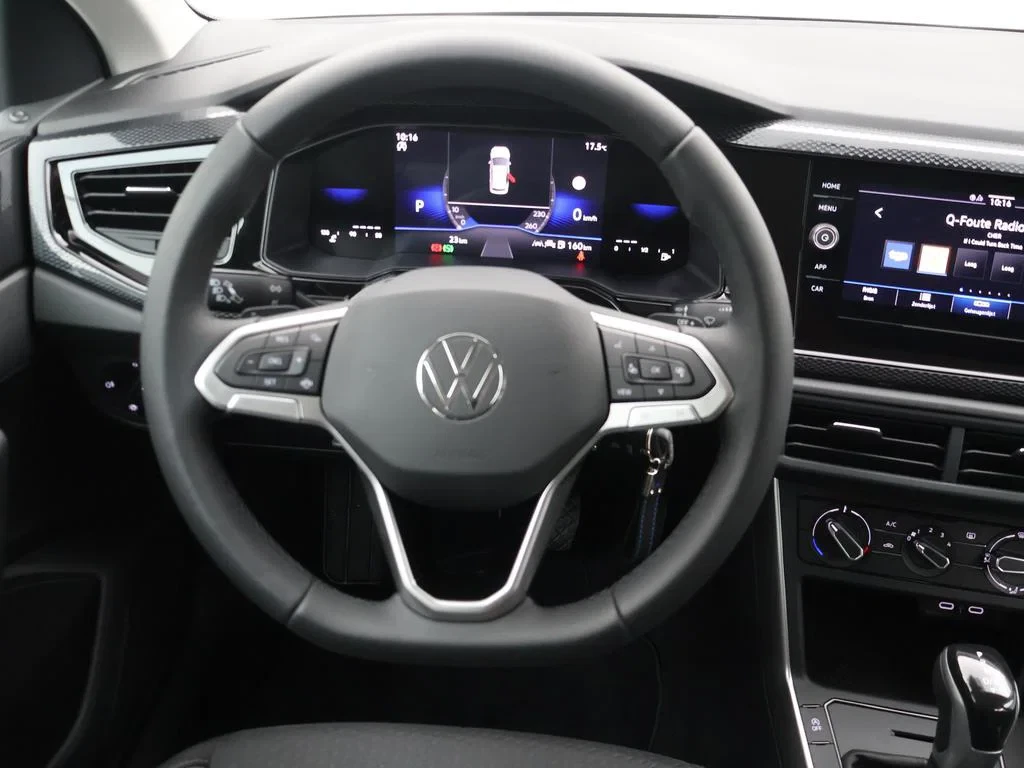 Volkswagen-Polo-image-13