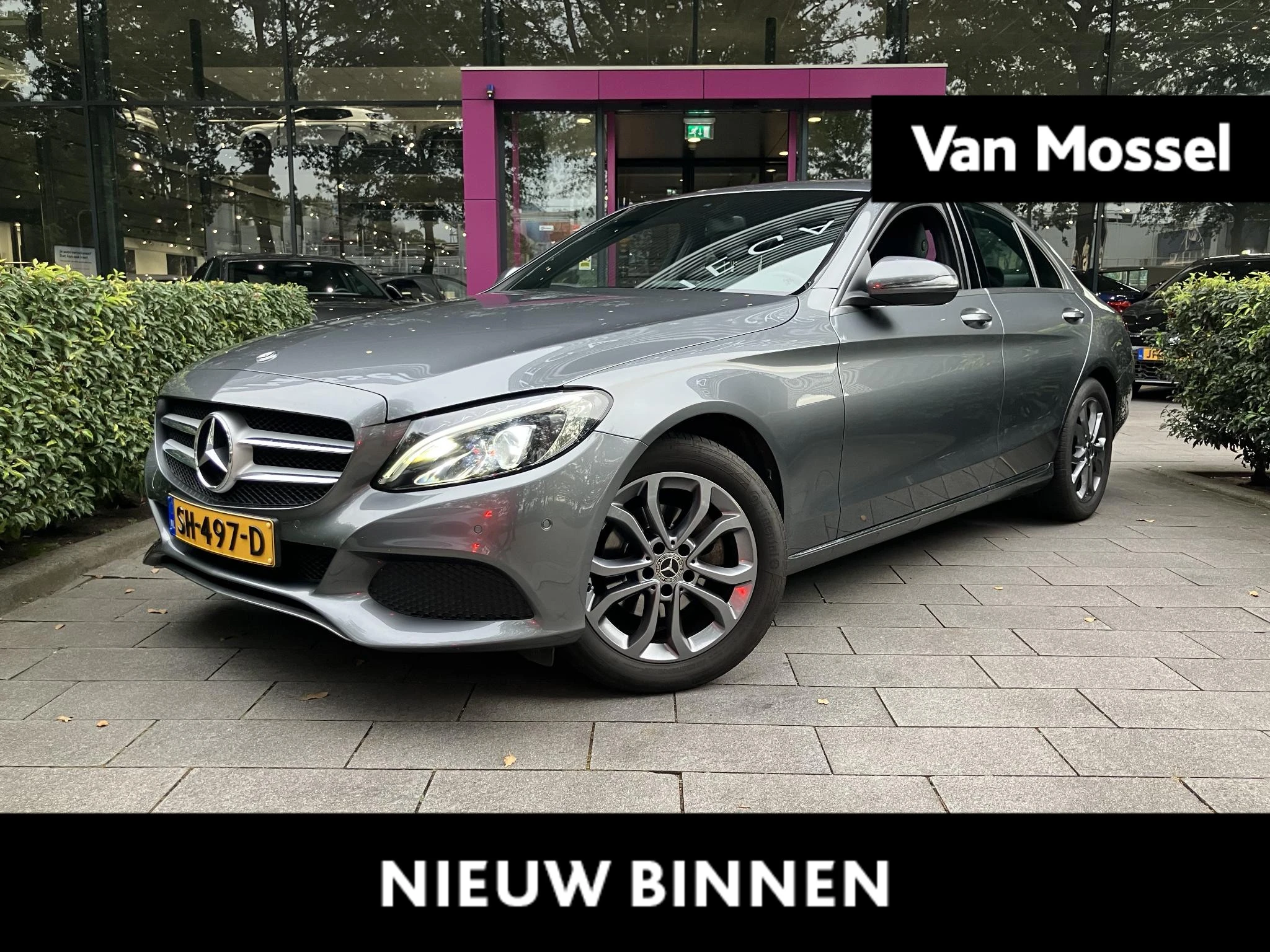 Mercedes-Benz-C-Klasse-image-0