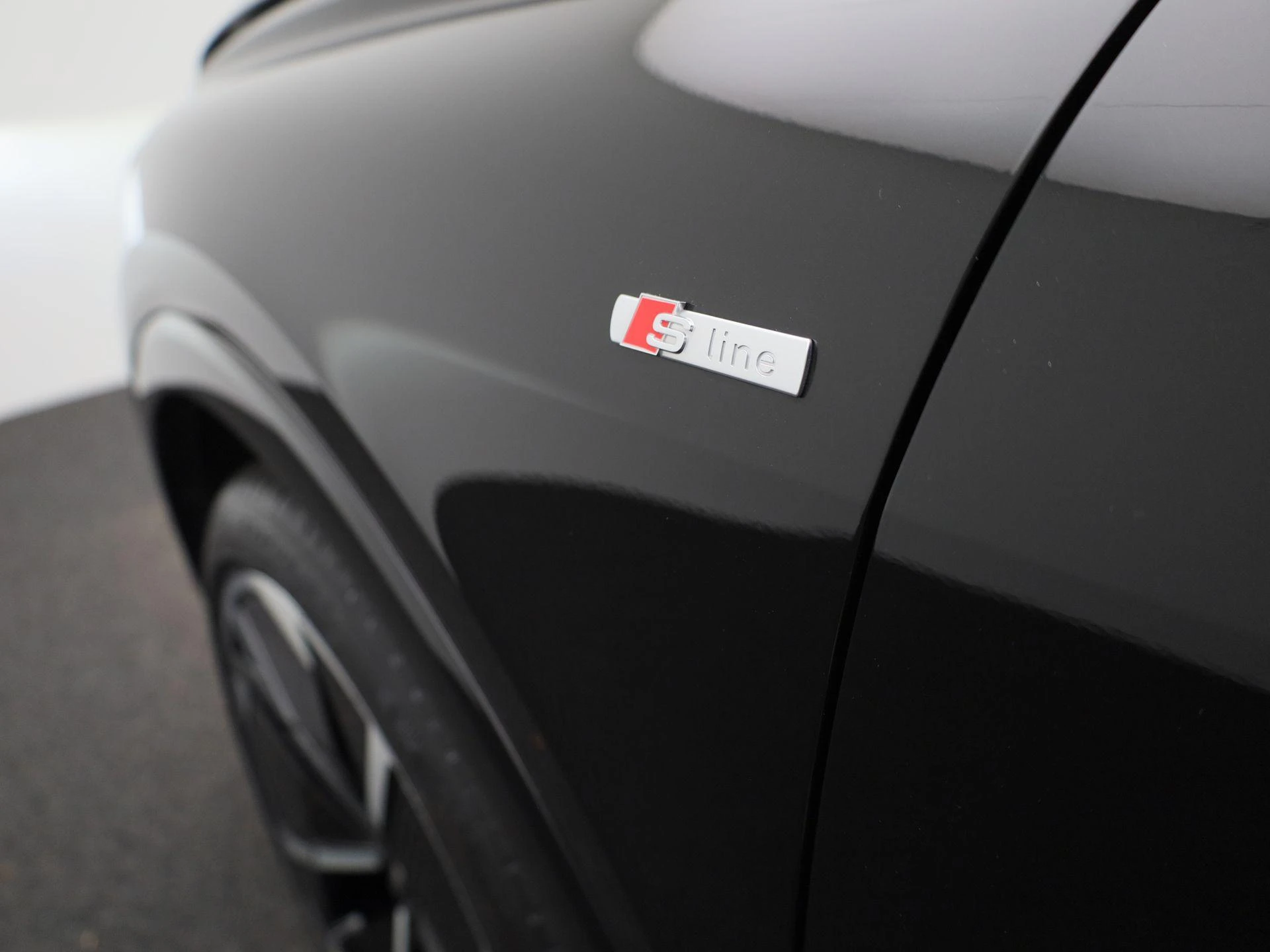 Audi-Q4 e-tron-image-31