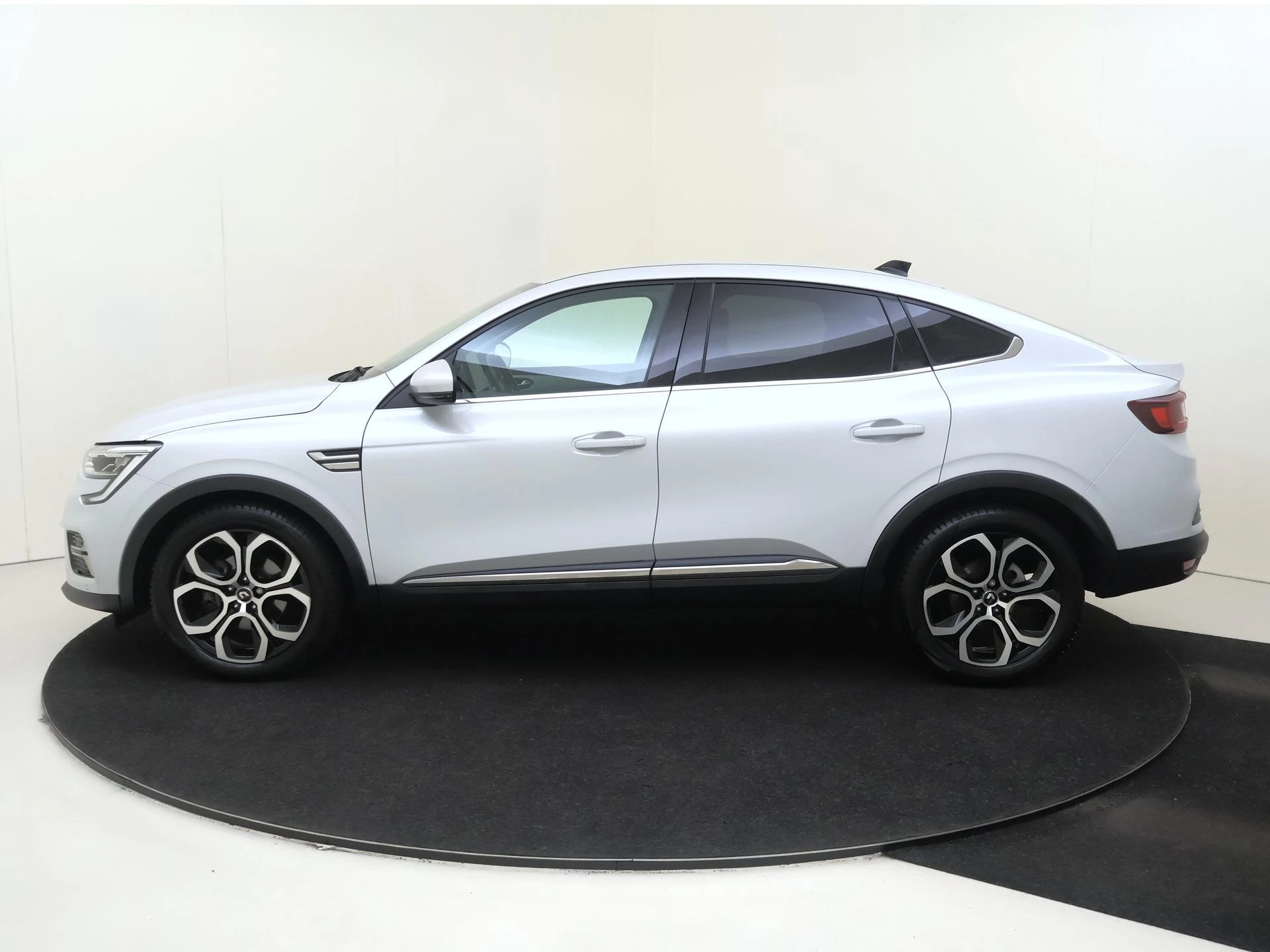 Renault Arkana 1.6 E-Tech Hybrid 145 Intens