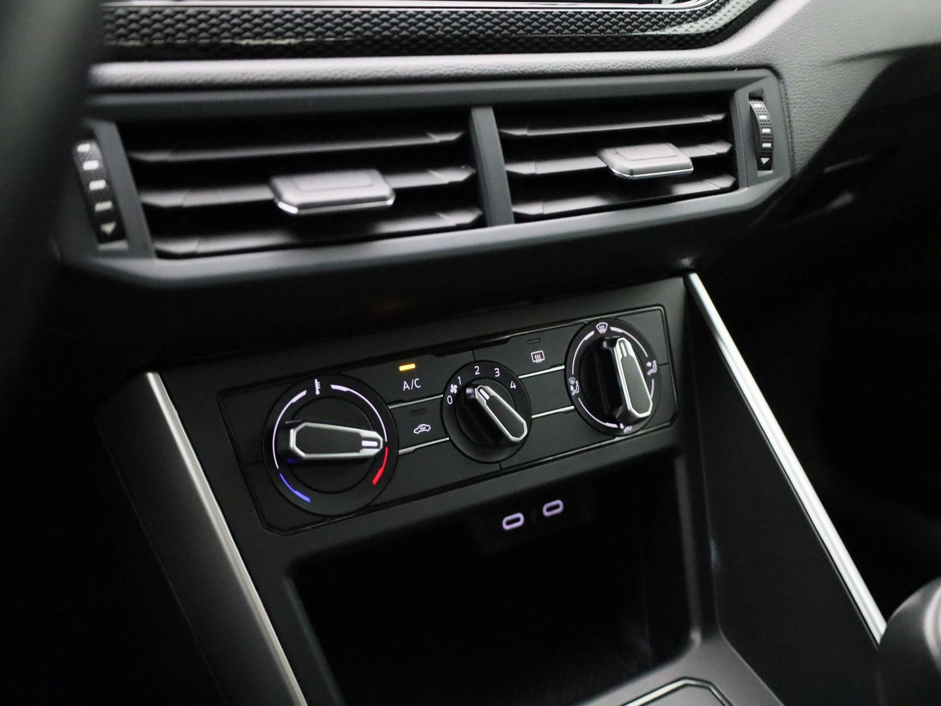 Volkswagen-Taigo-image-14