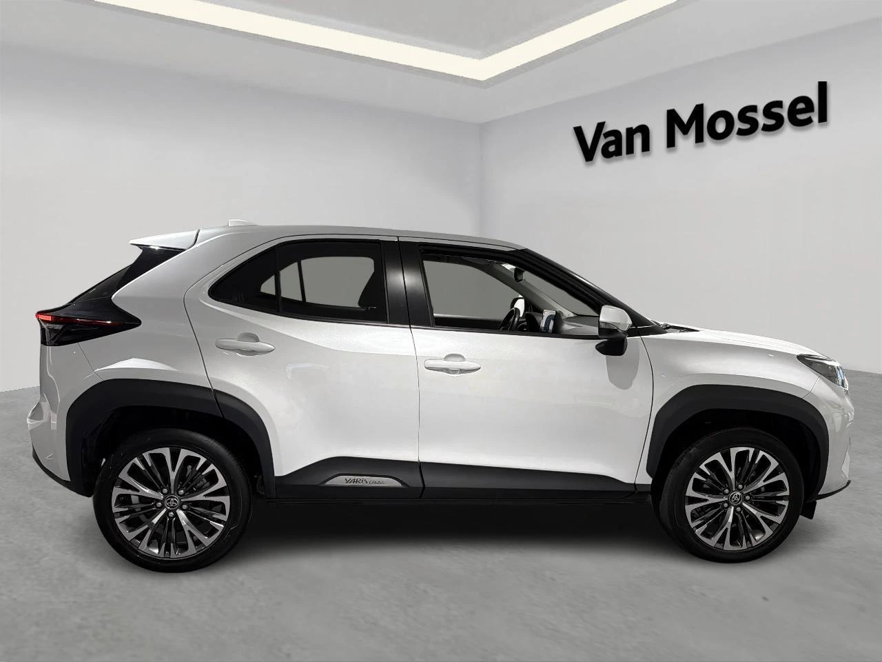 Toyota-Yaris Cross-image-4