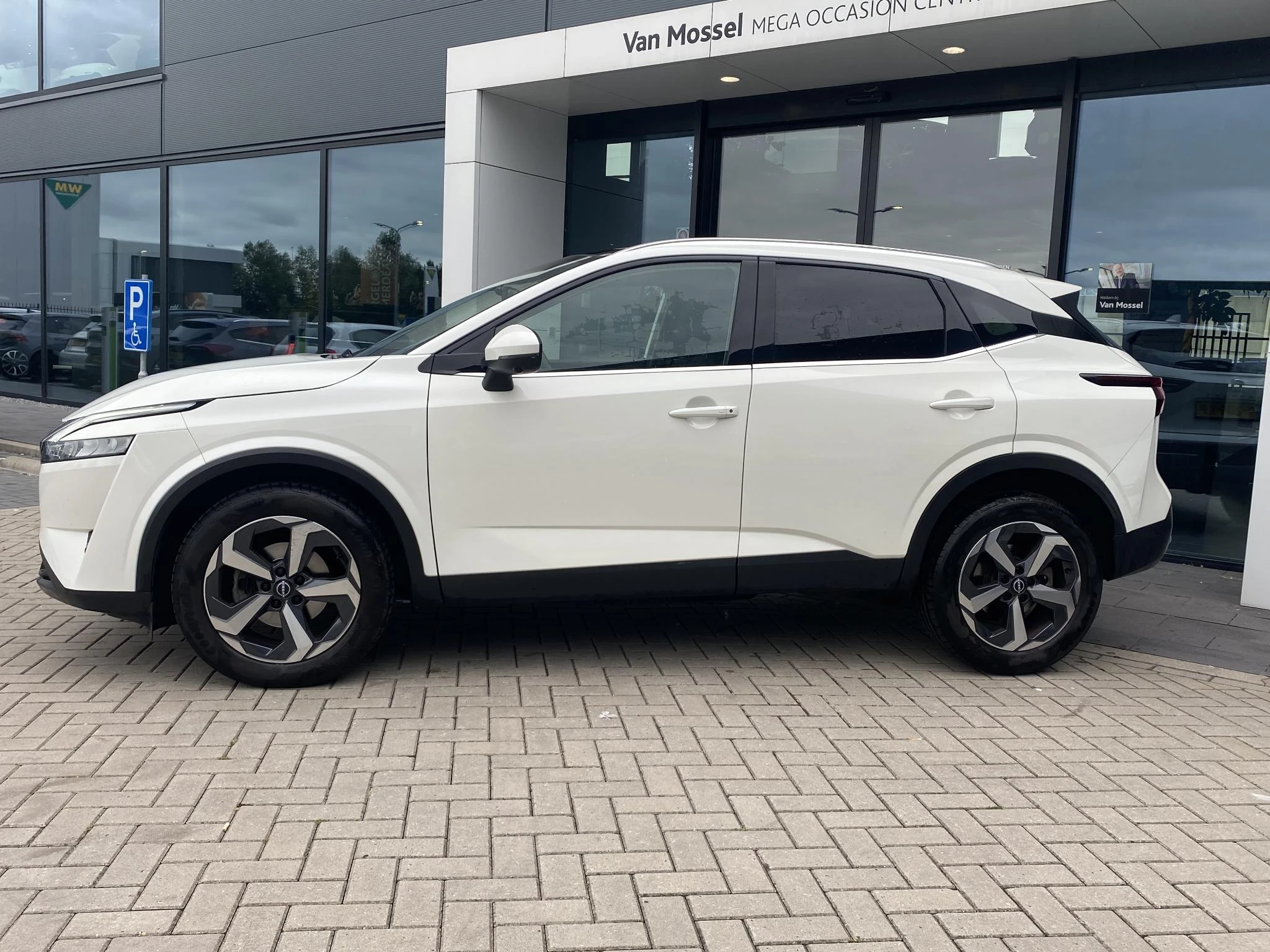 Nissan QASHQAI 1.3 MHEV Xtronic N-Connecta
