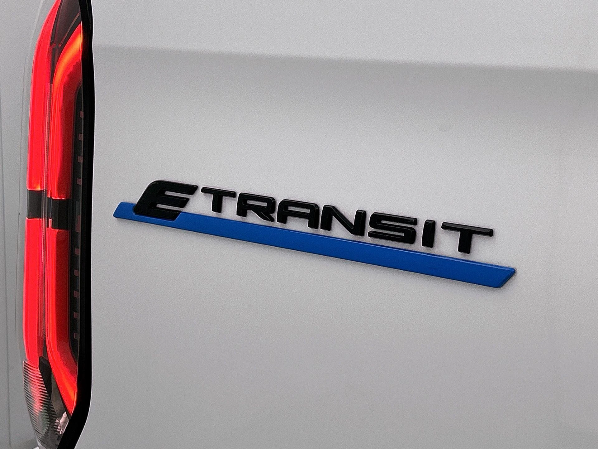 Ford Transit Custom 340 L2H1 Trend 65 kWh