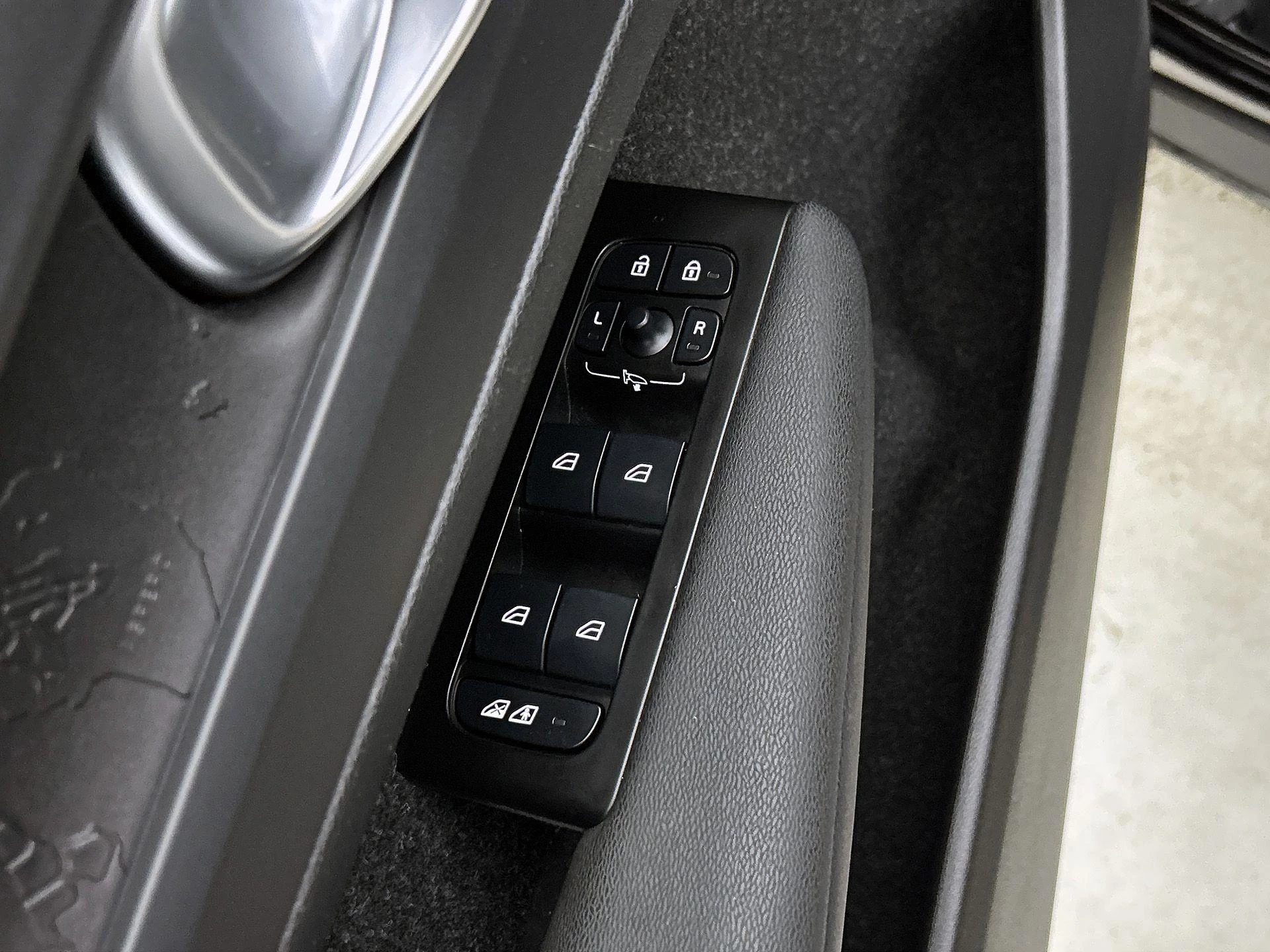 Volvo-XC40-image-25