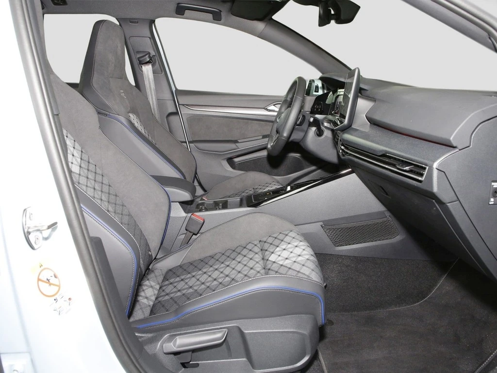 Volkswagen-Golf-image-7