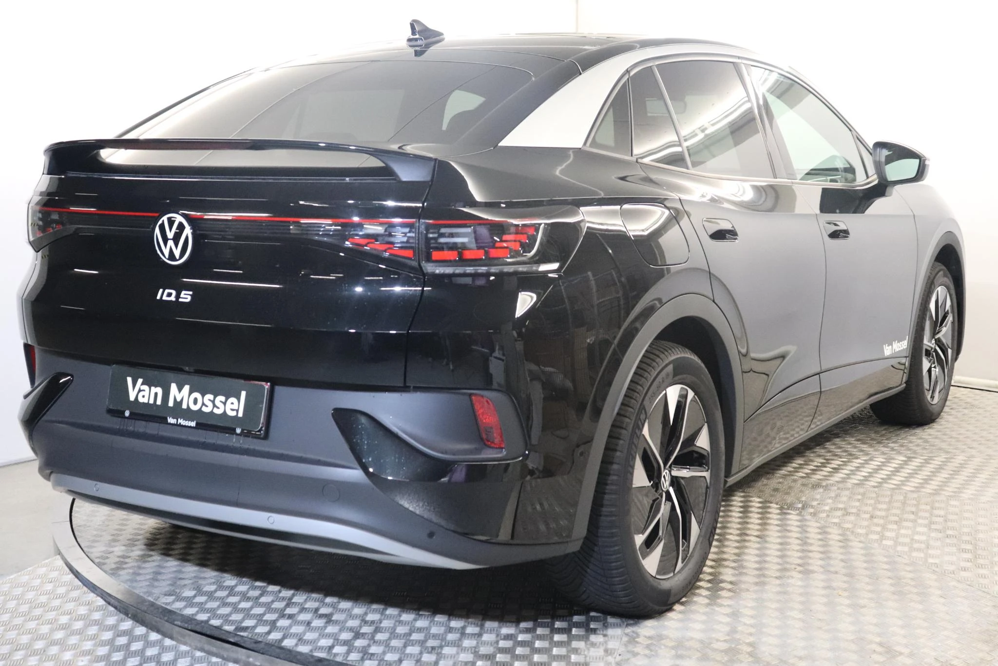 Volkswagen-ID.5-image-2