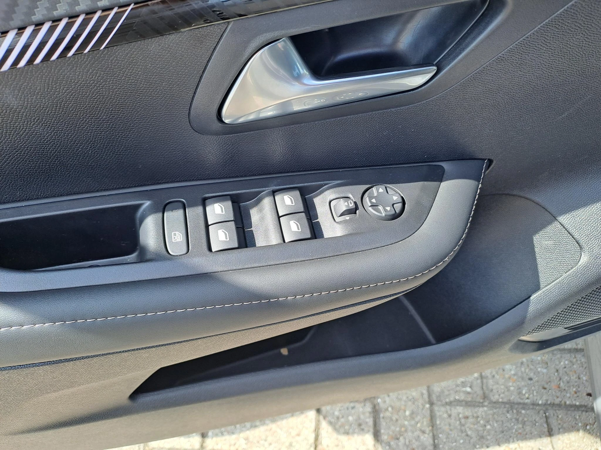 Peugeot-208-image-10