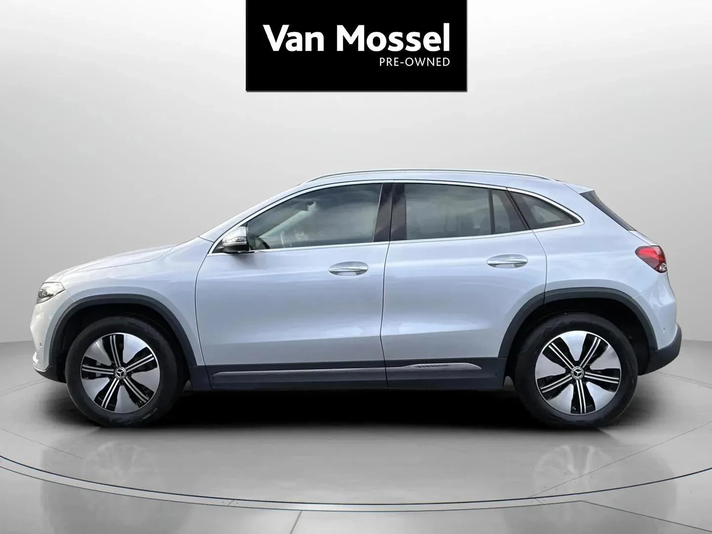 Mercedes-Benz-EQA-image-7