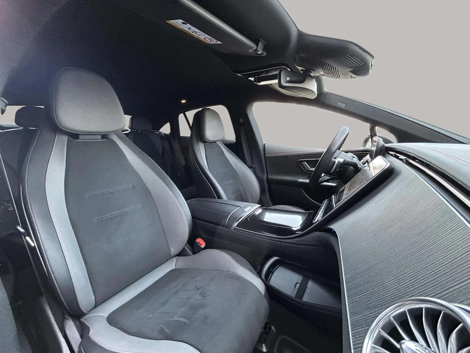 Mercedes-Benz-EQE-image-13