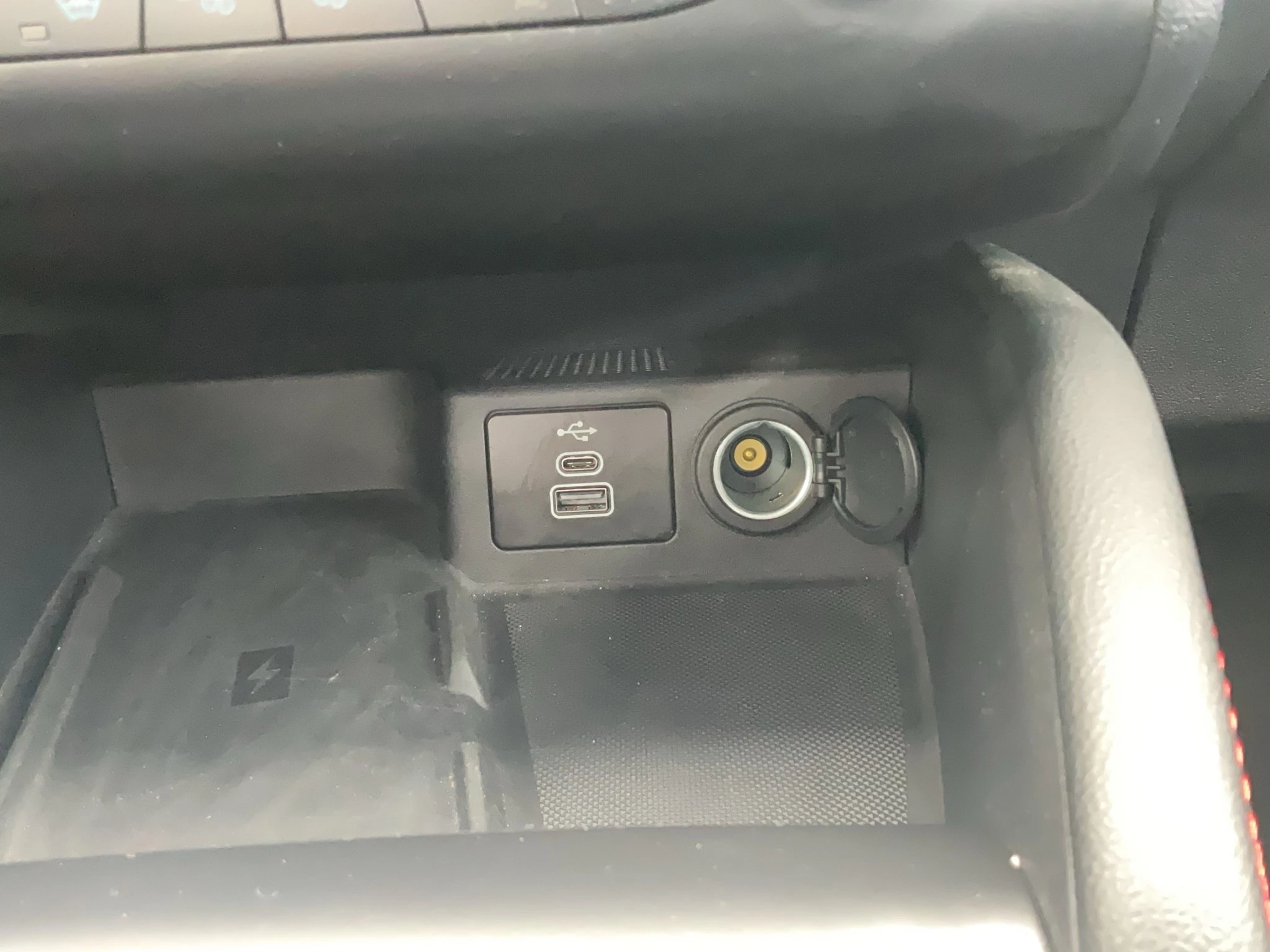Ford Kuga ST-Line X*PANO*AHK*KAM*ACC*NAVI*SOUND-SYS.