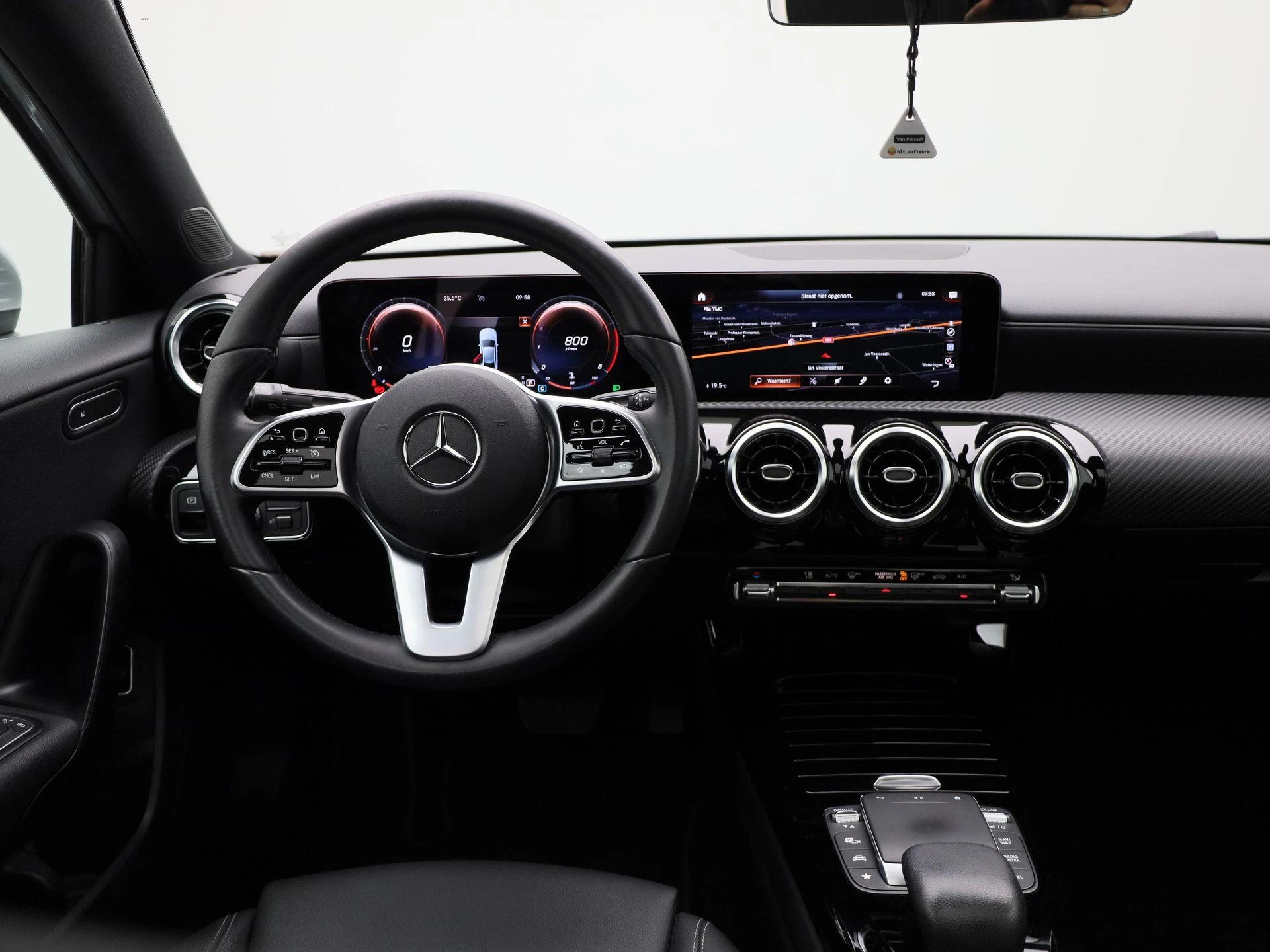 Mercedes-Benz-Classe A-image-6