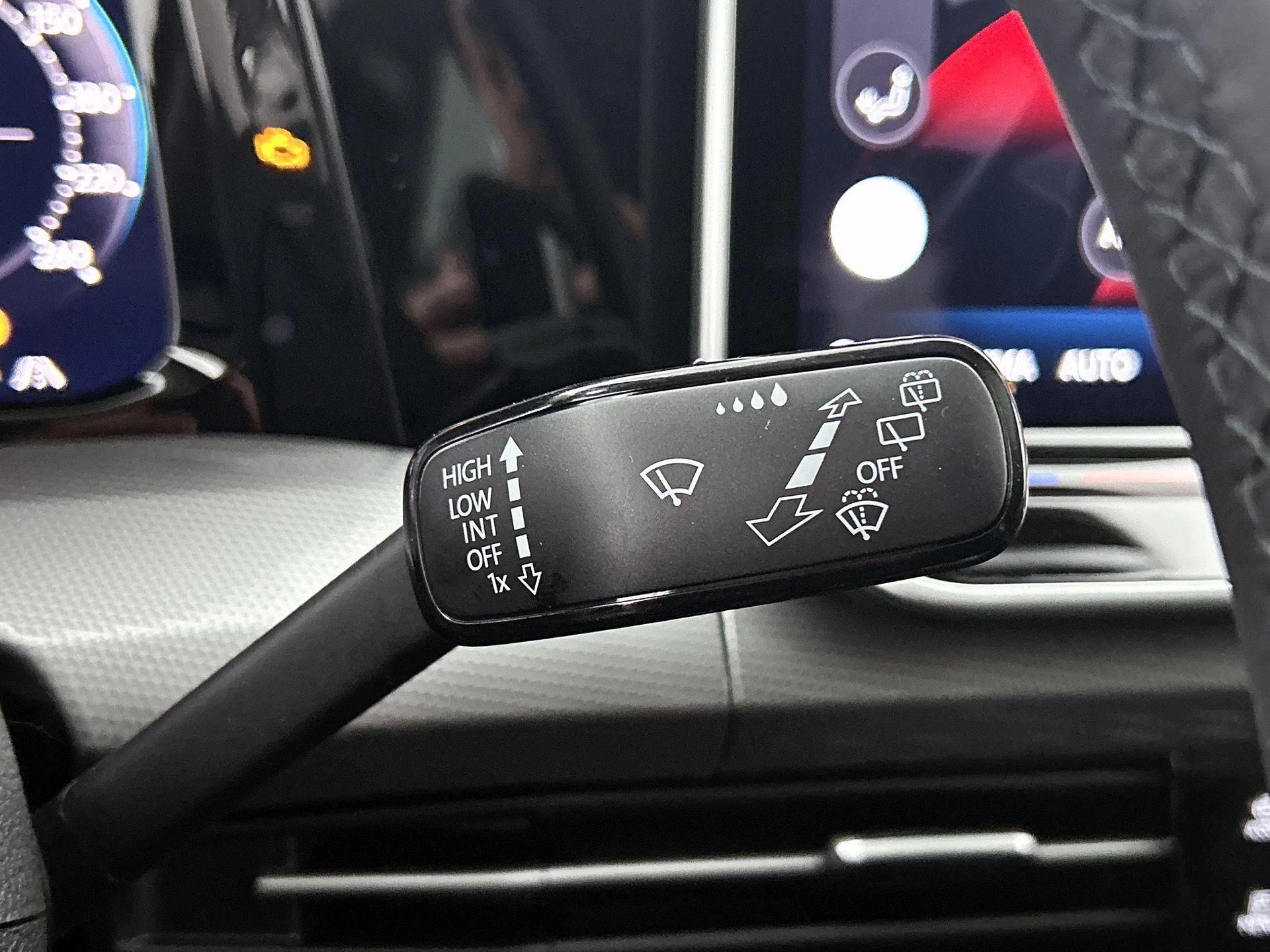Volkswagen-Golf-image-9