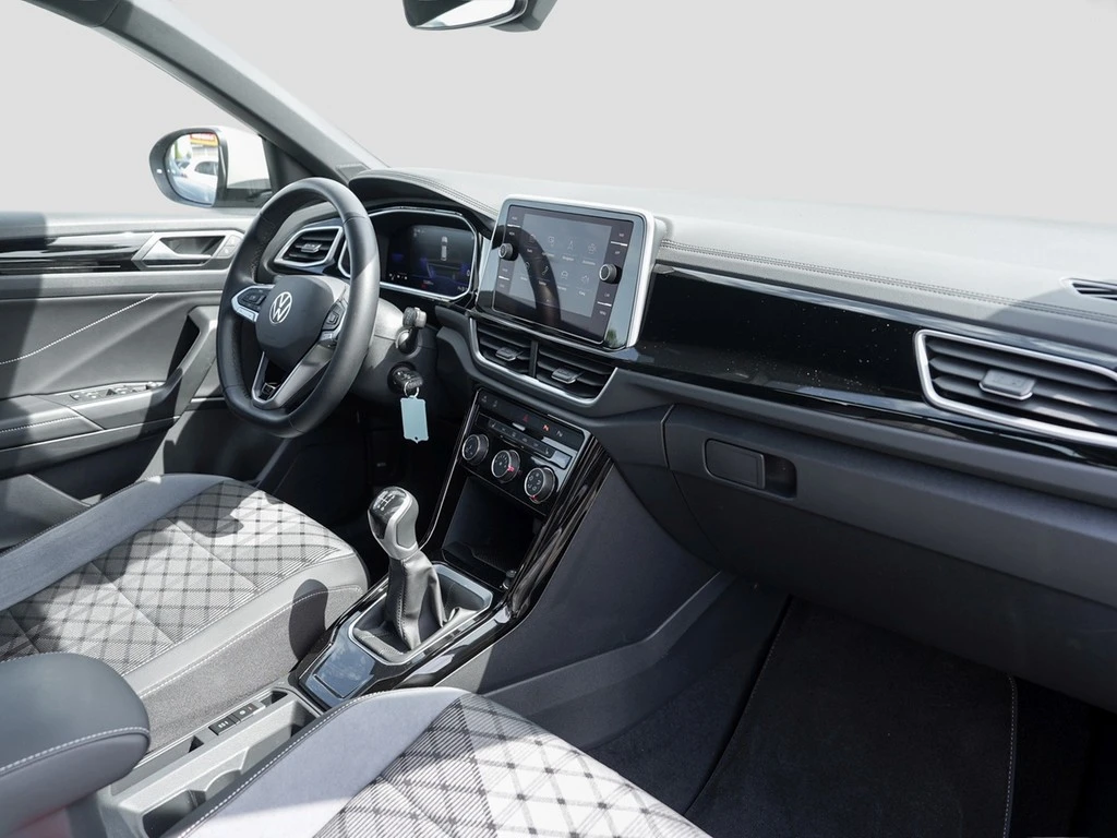 Volkswagen-T-Roc-image-7