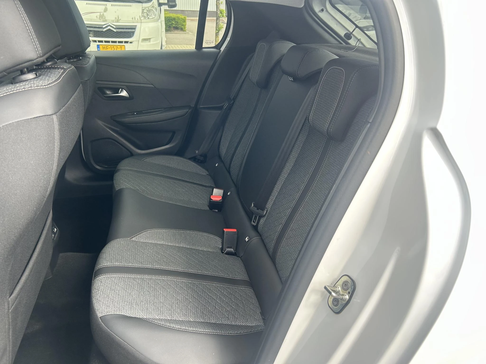 Peugeot-208-image-19