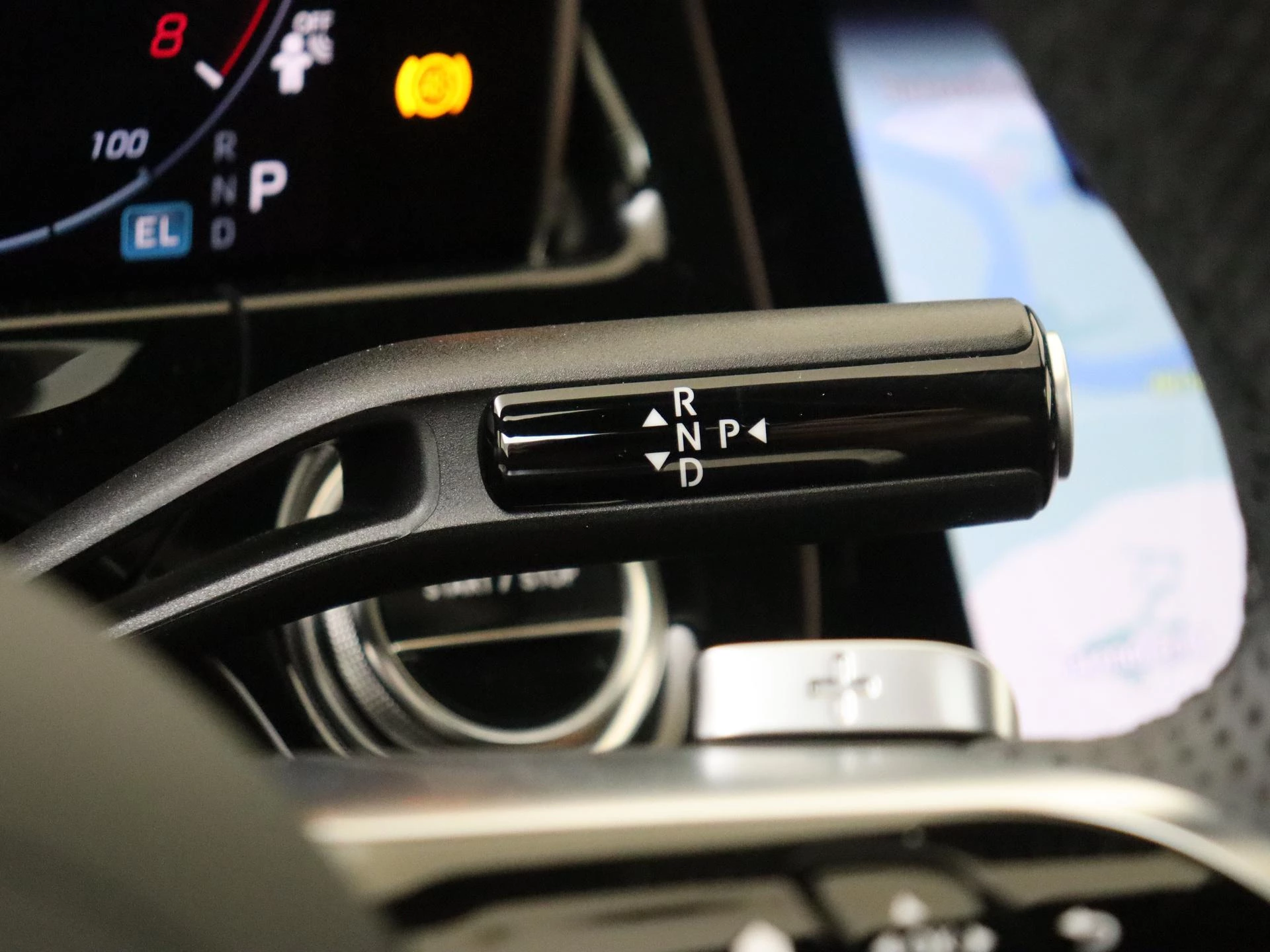 Mercedes-Benz-E-Klasse-image-14