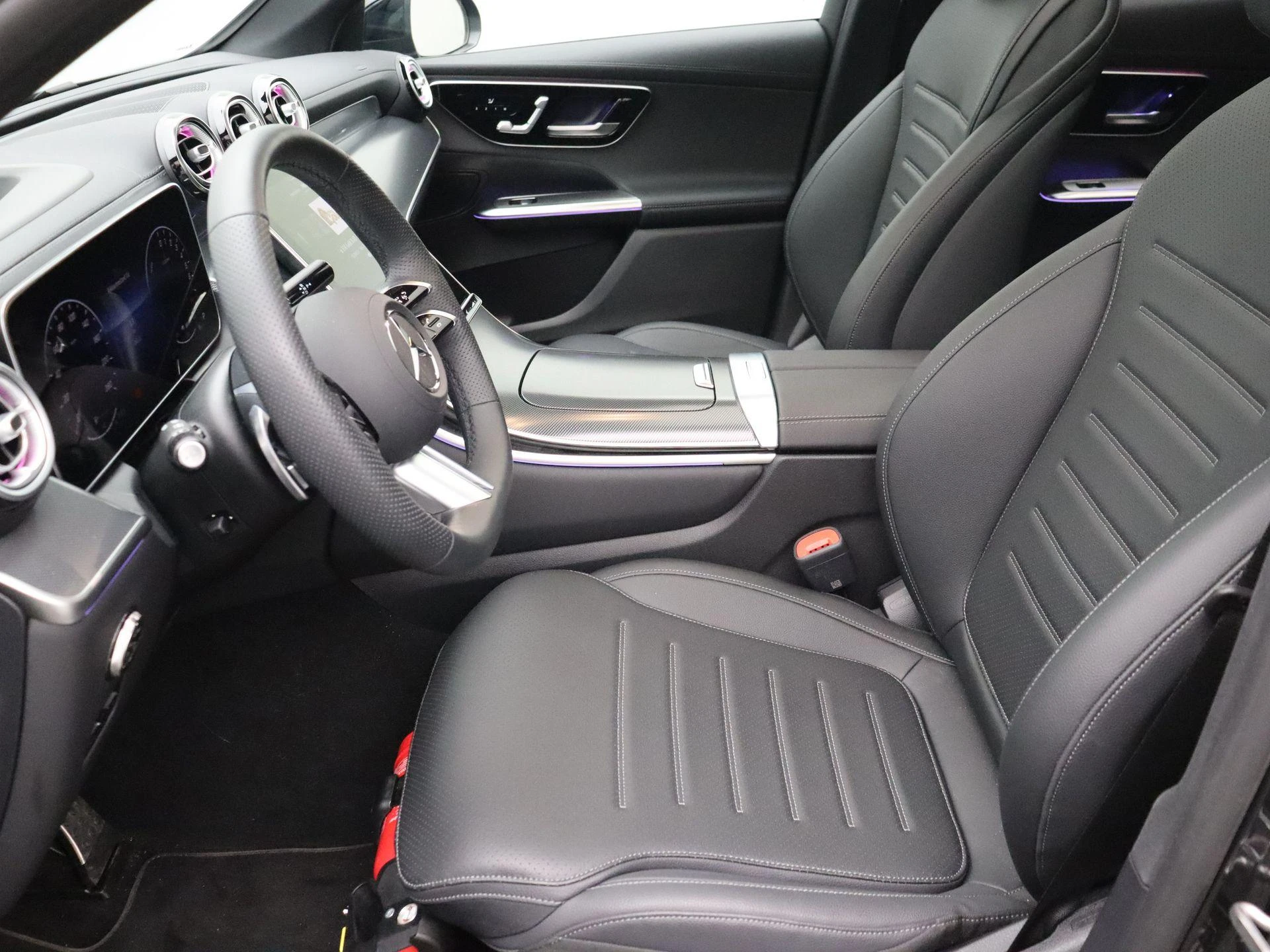Mercedes-Benz-GLC-image-11