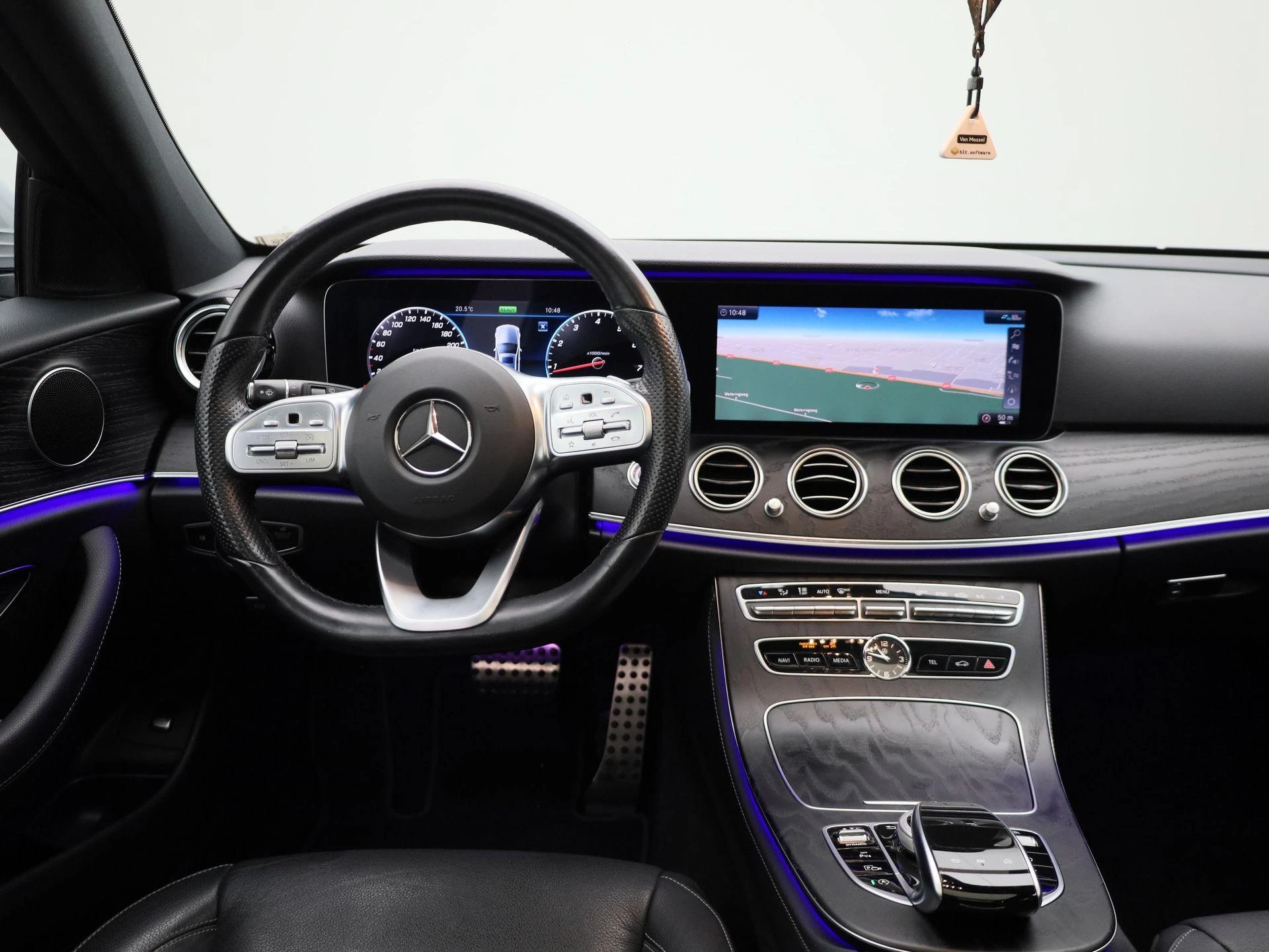Mercedes-Benz-E-Klasse-image-7