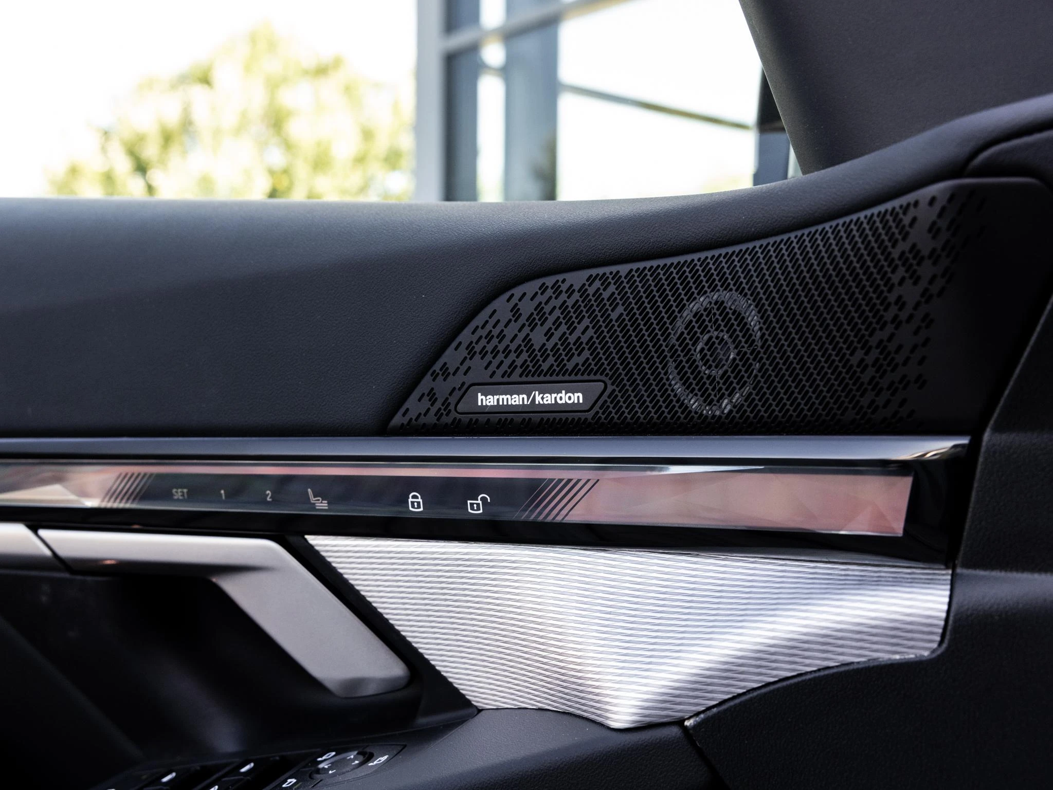 BMW-i5-image-28