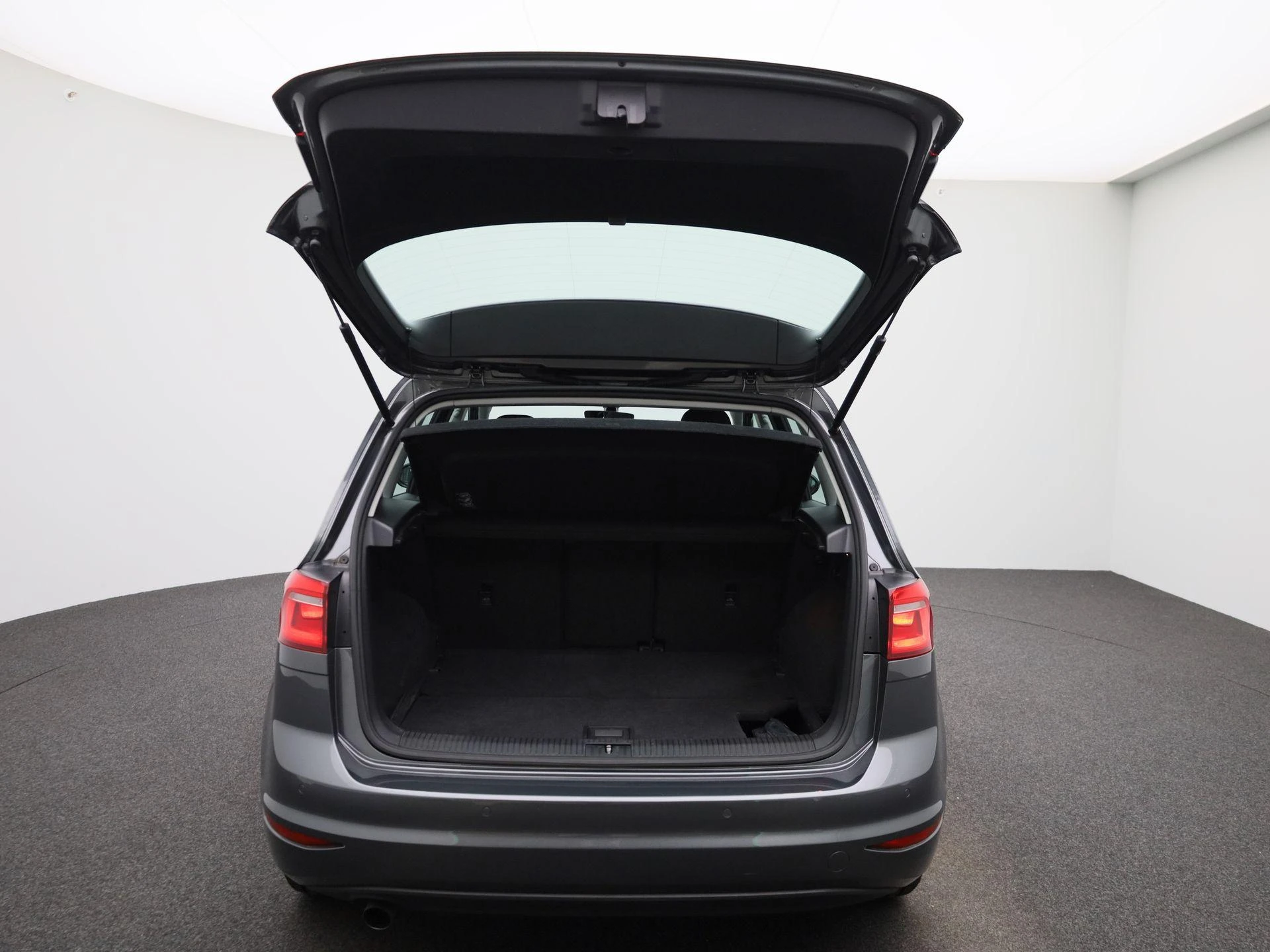 Volkswagen-Golf Sportsvan-image-10