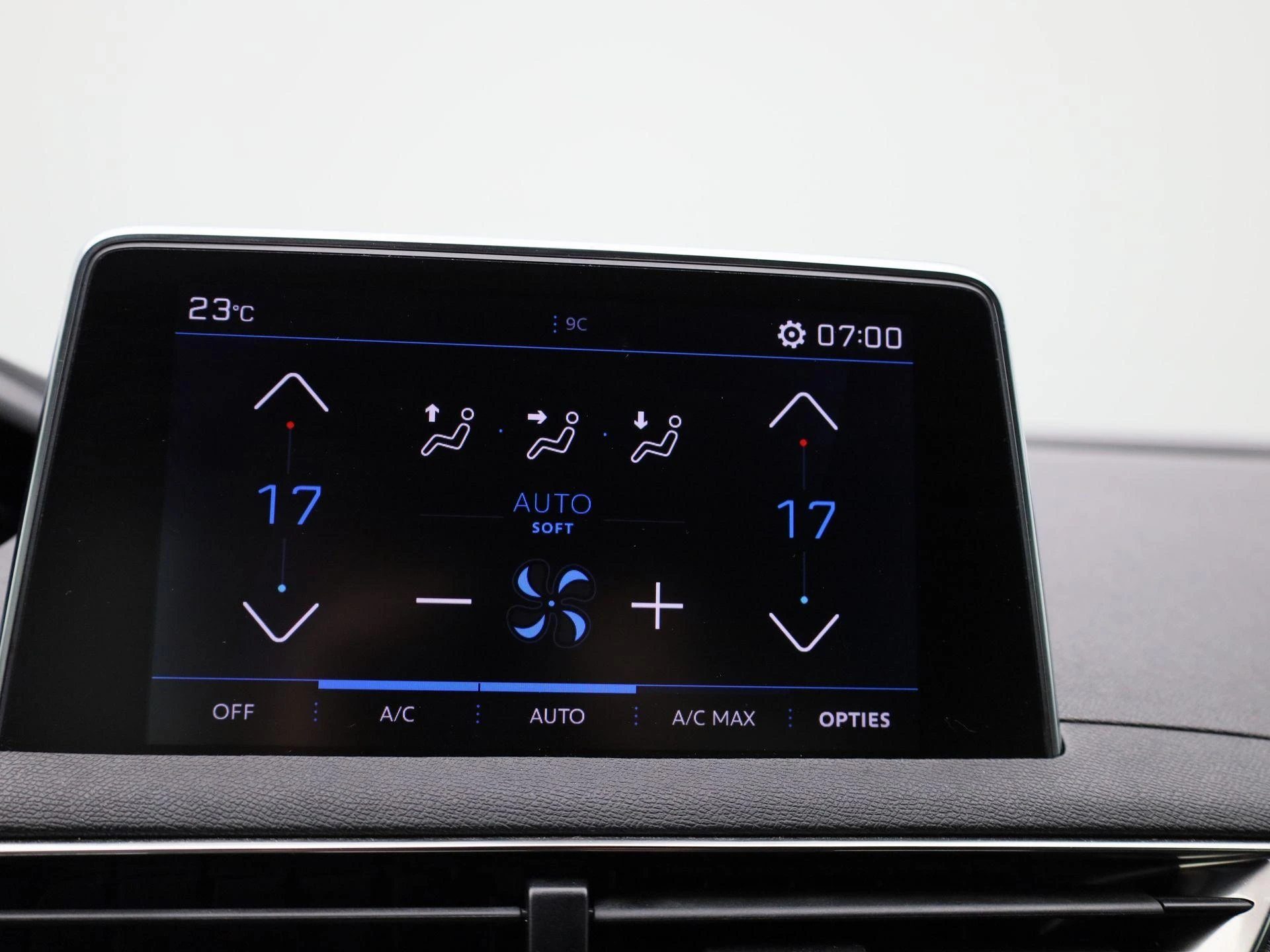 Peugeot-5008-image-17
