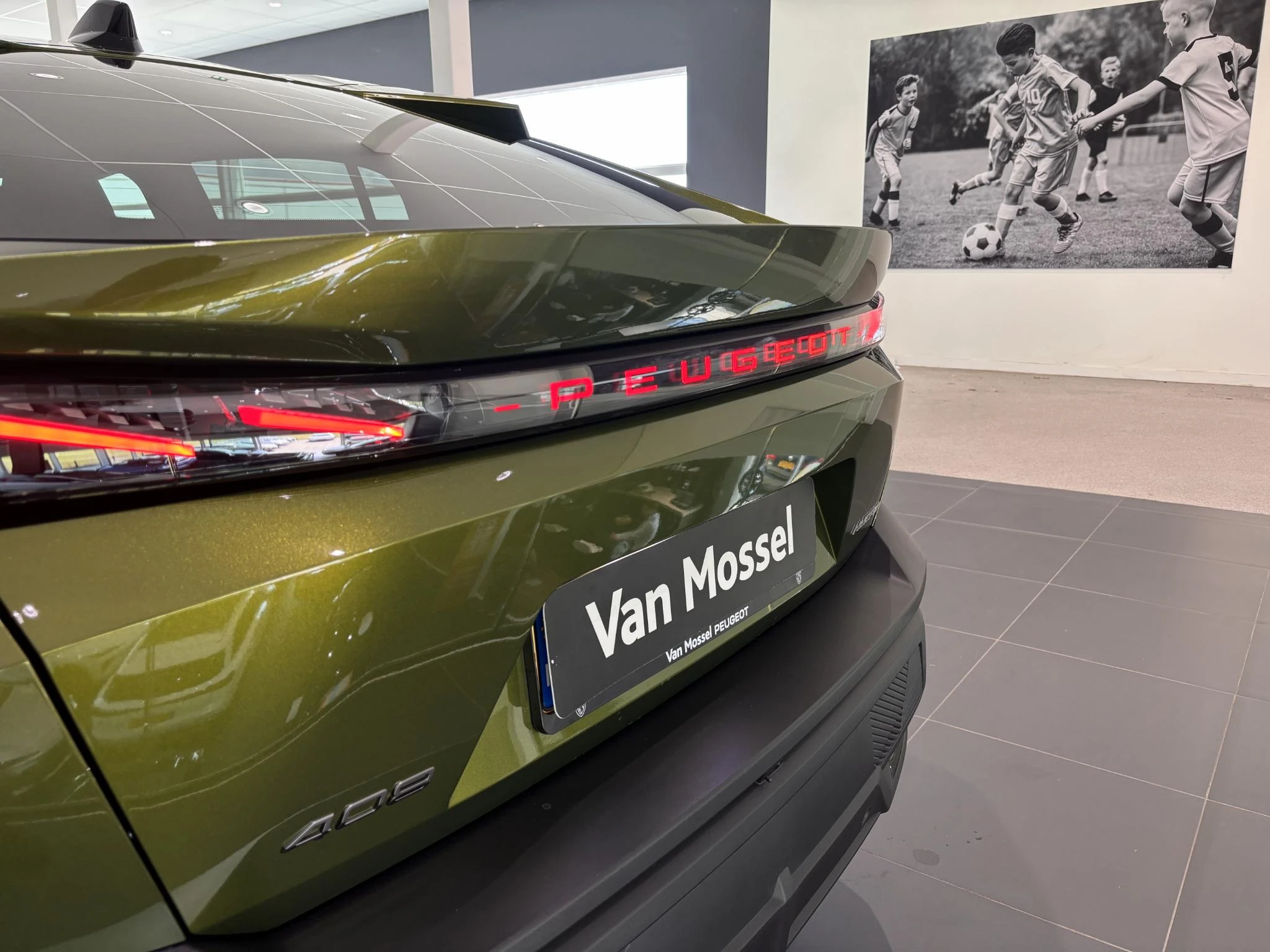 Peugeot 408 1.2 Allure Hybrid 145