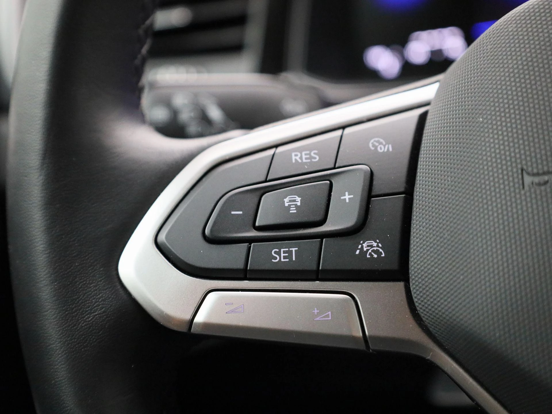 Volkswagen-Polo-image-11