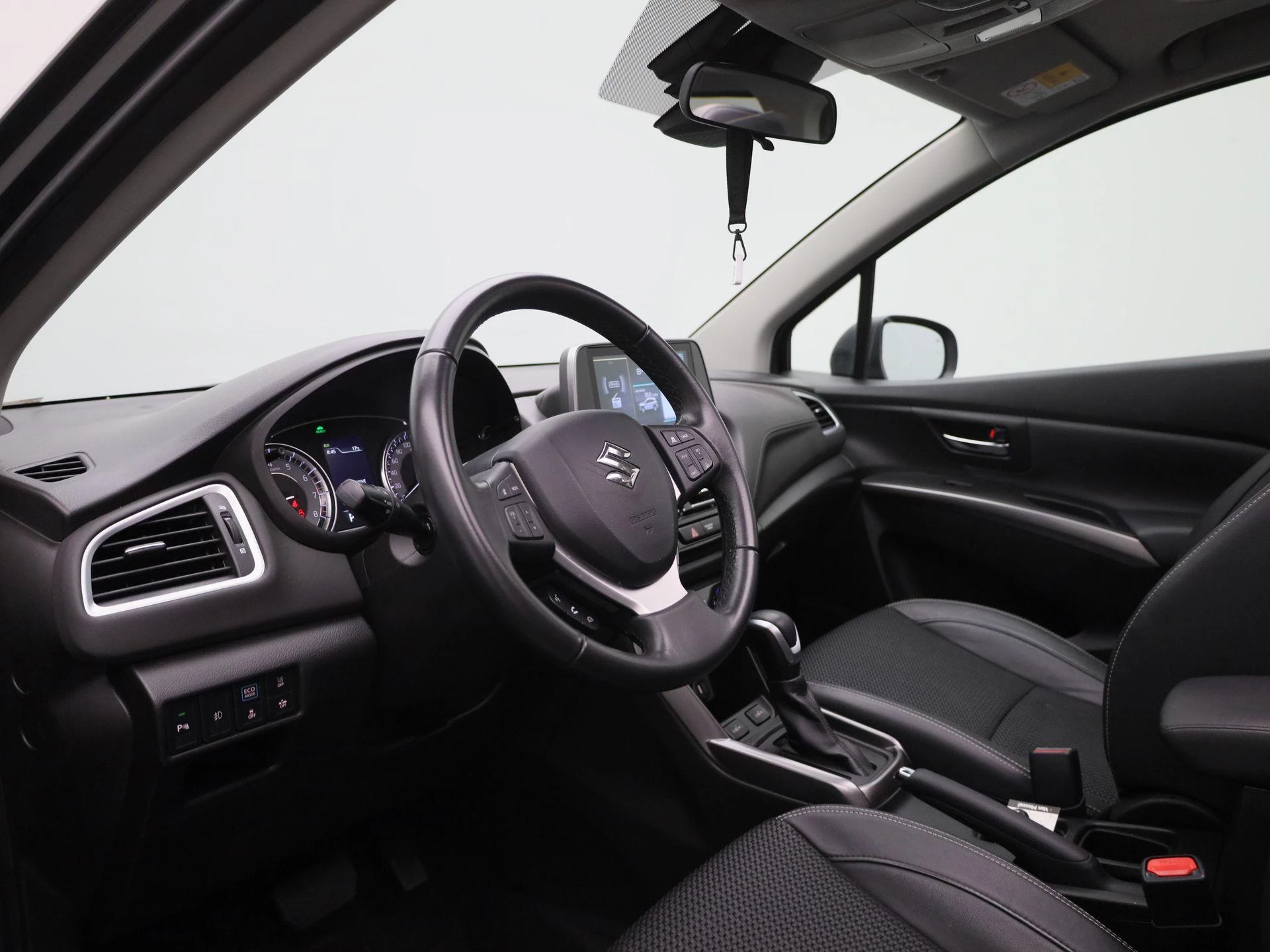 Suzuki-S-Cross-image-28