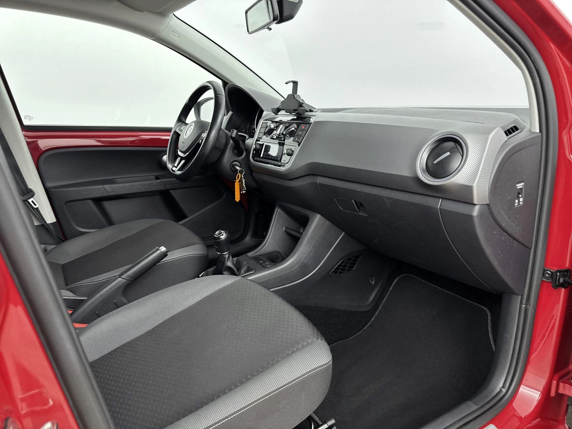 Volkswagen-up!-image-6