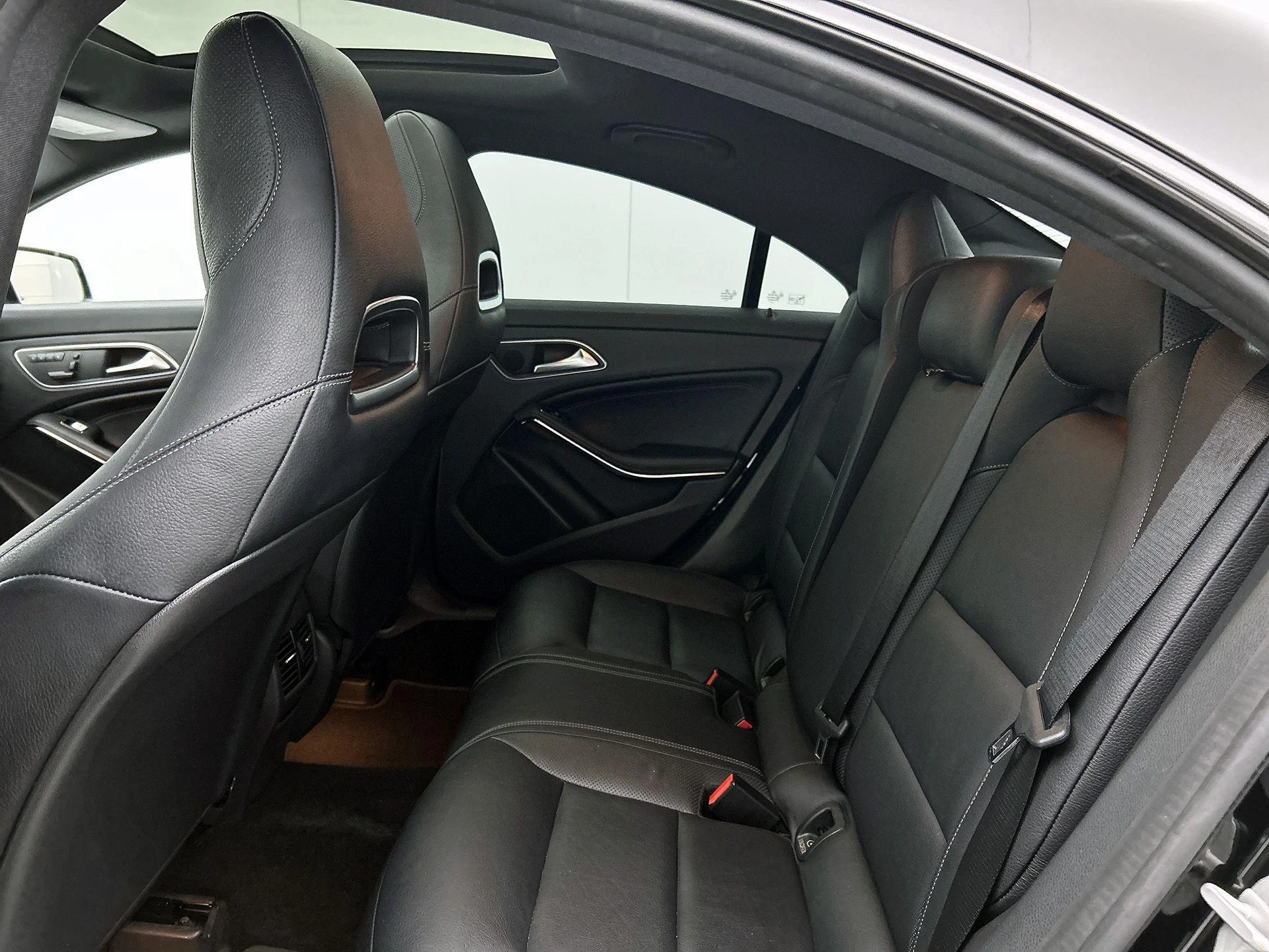 Mercedes-Benz-CLA-image-26