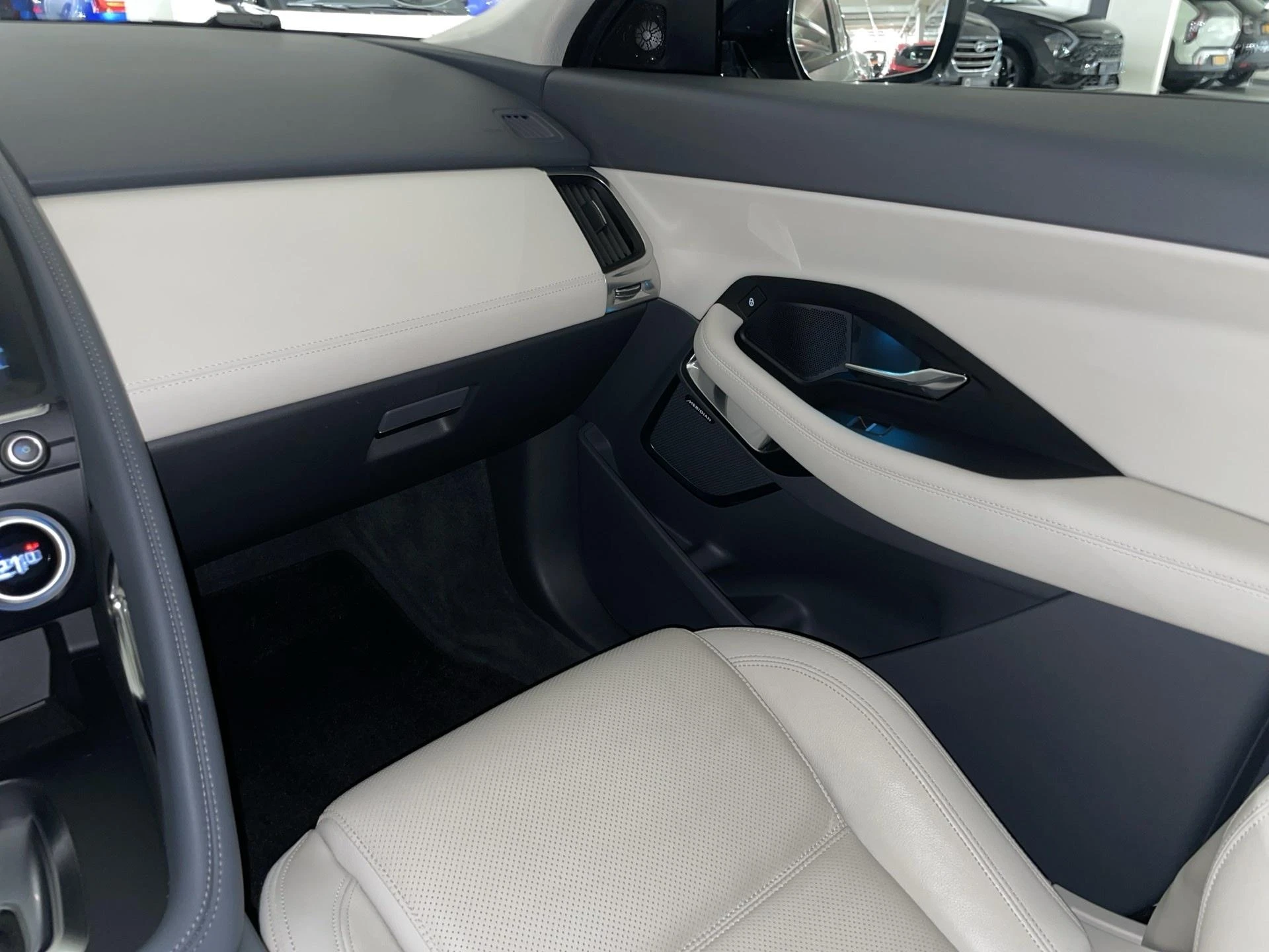 Jaguar-E-PACE-image-8