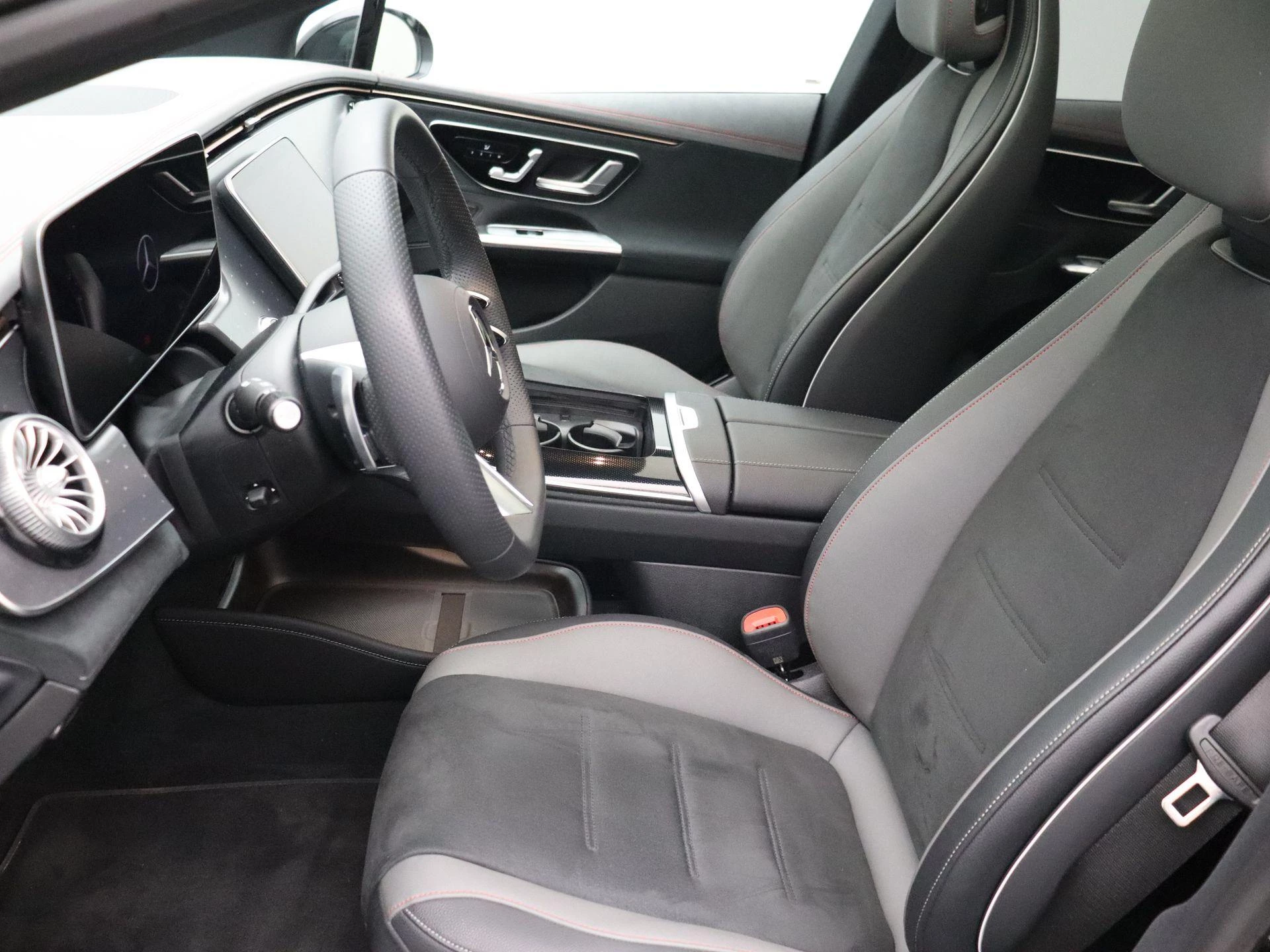 Mercedes-Benz EQE 300 AMG Line + PANORAMISCH DAK + AIRMATIC +
