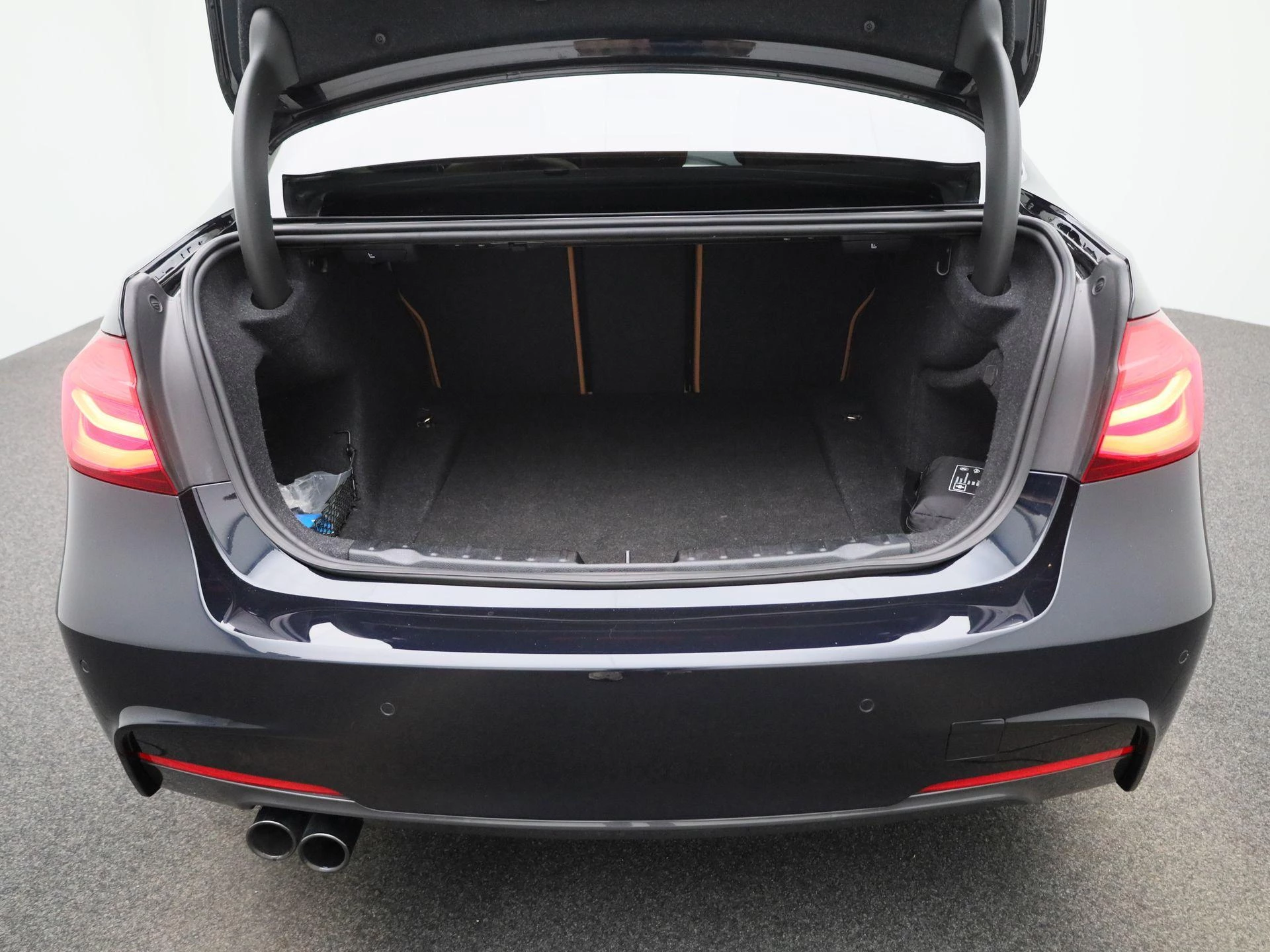 BMW-3 Serie-image-11