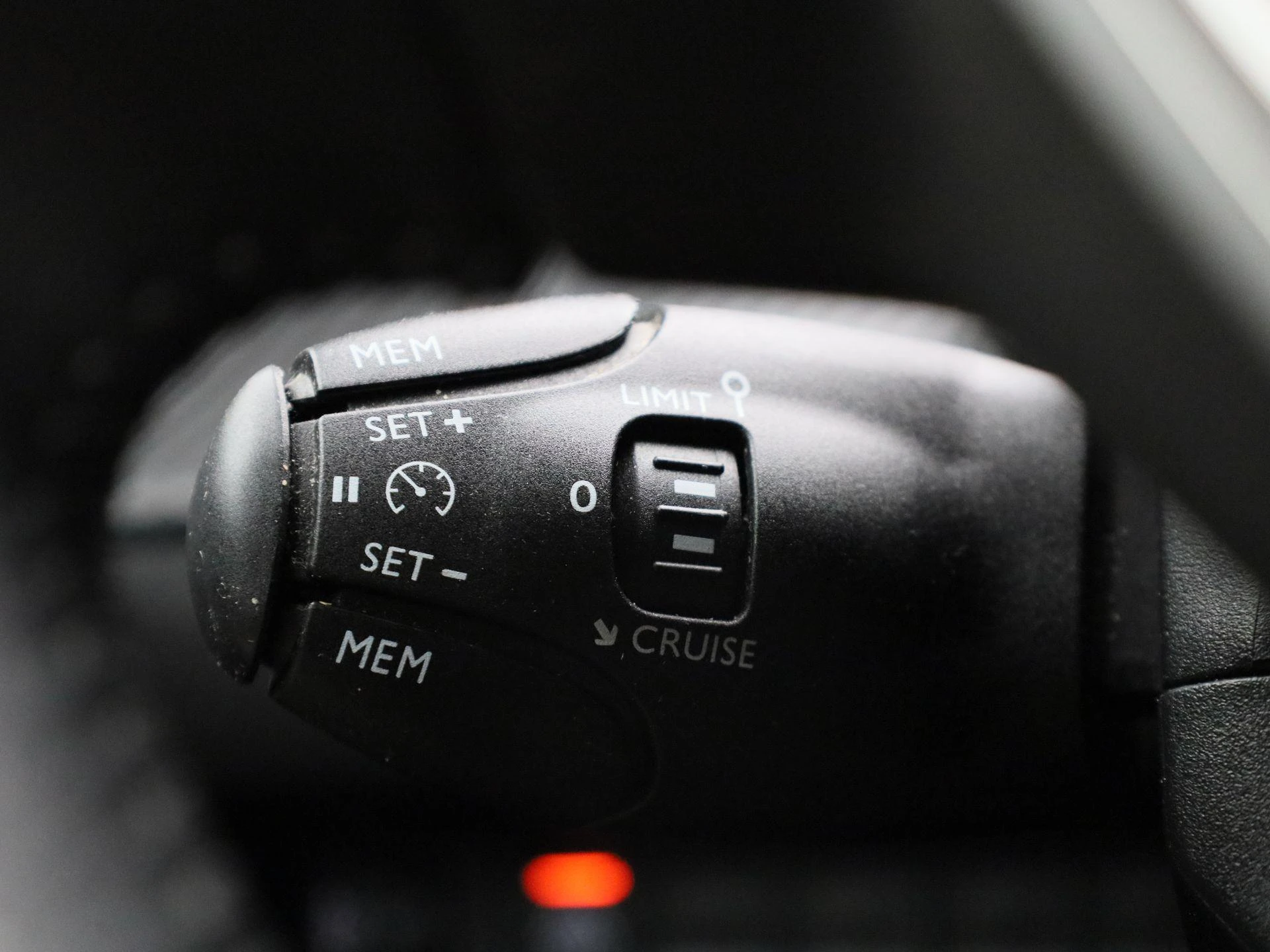 Peugeot 2008 1.2 PureTech Active Pack
