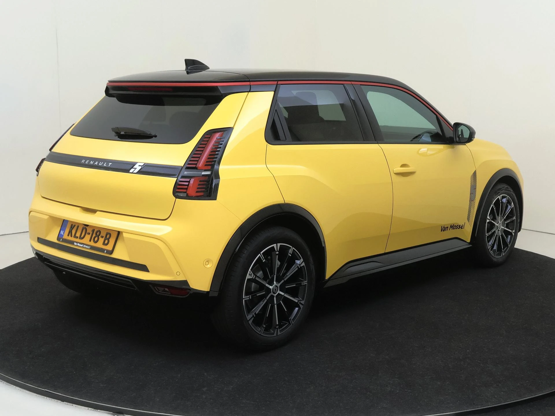 Renault 5 urban range iconic cinq 40 kWh