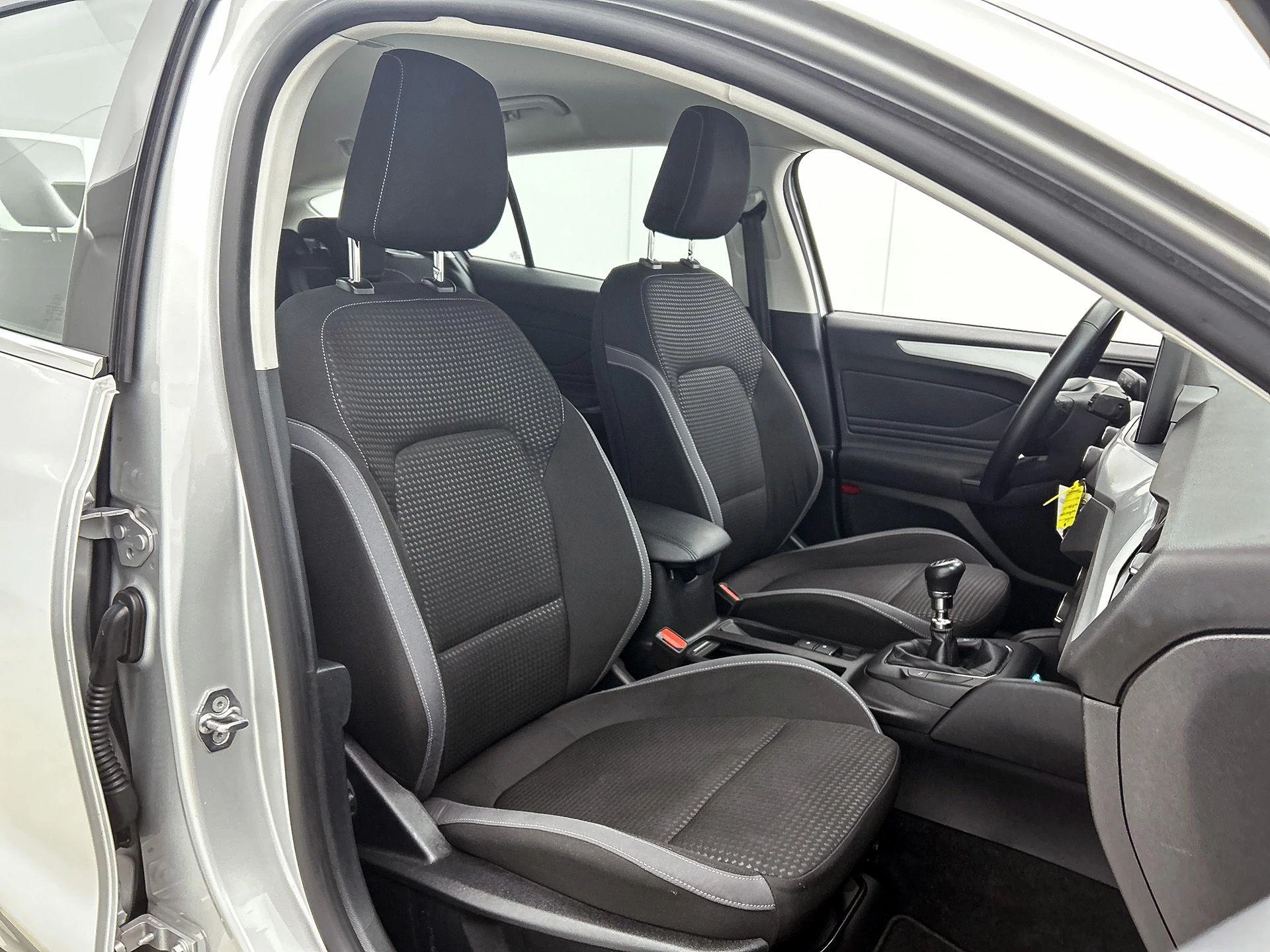Ford Focus Wagon 1.0 EcoBoost Hybrid Trend Edition Business