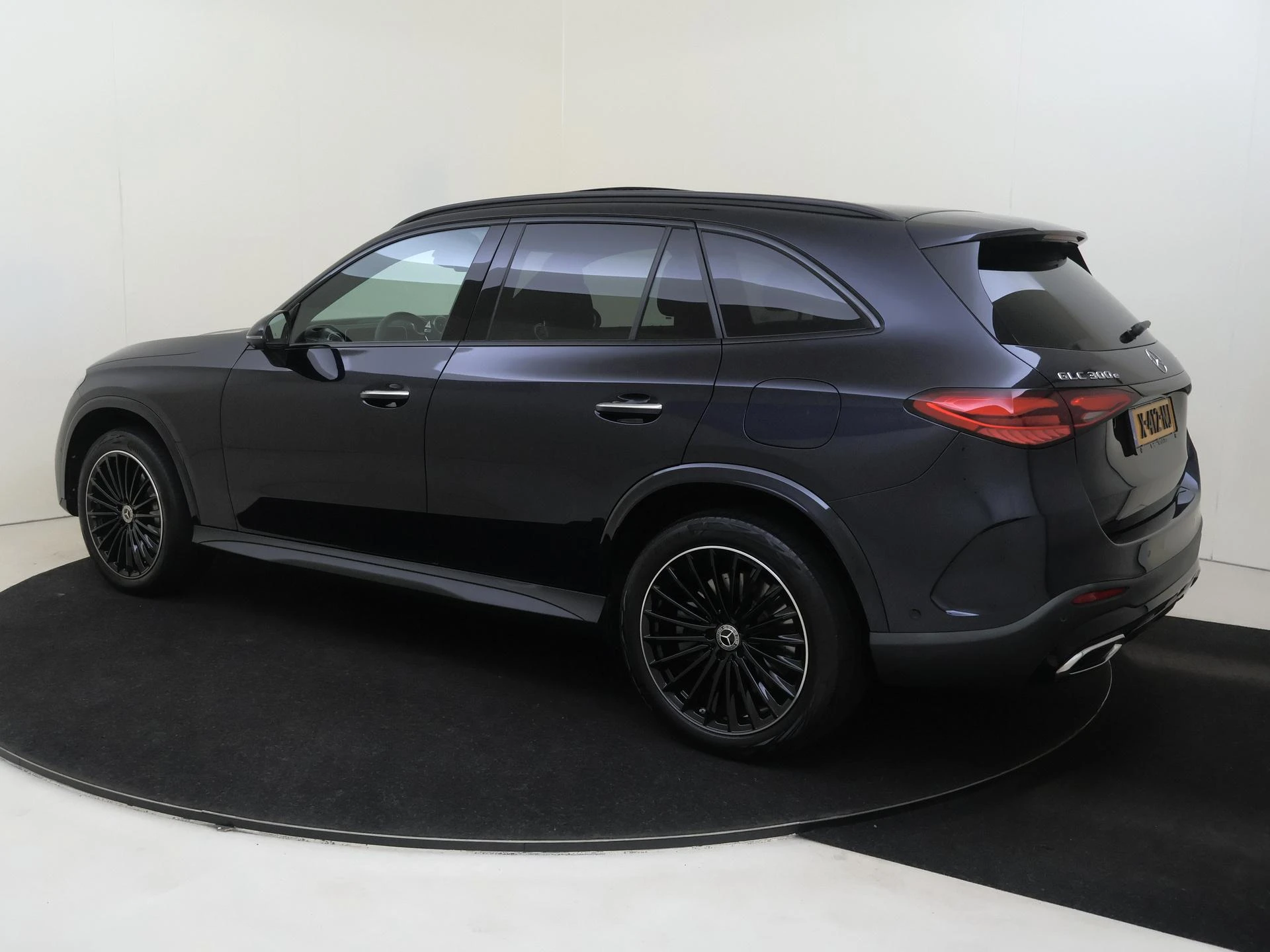 Mercedes-Benz-GLC-image-5