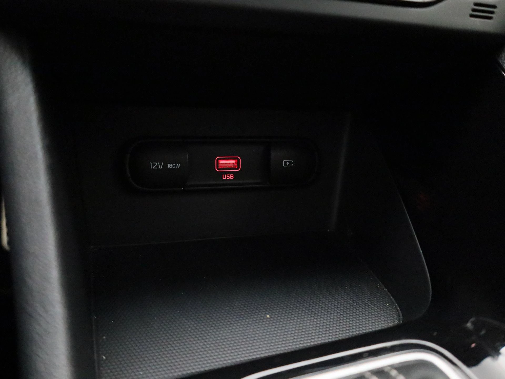 Kia-Niro-image-24