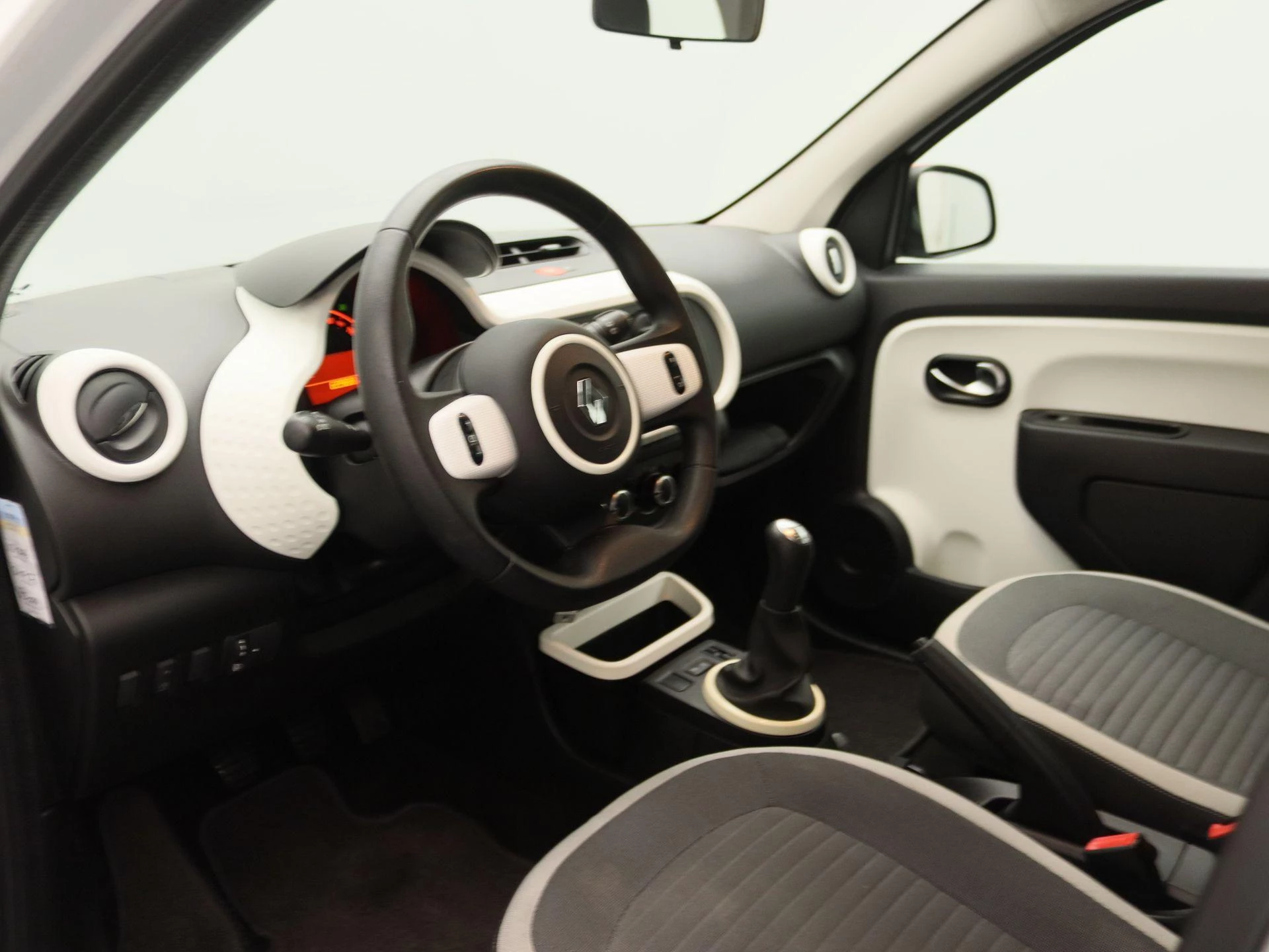 Renault-Twingo-image-19