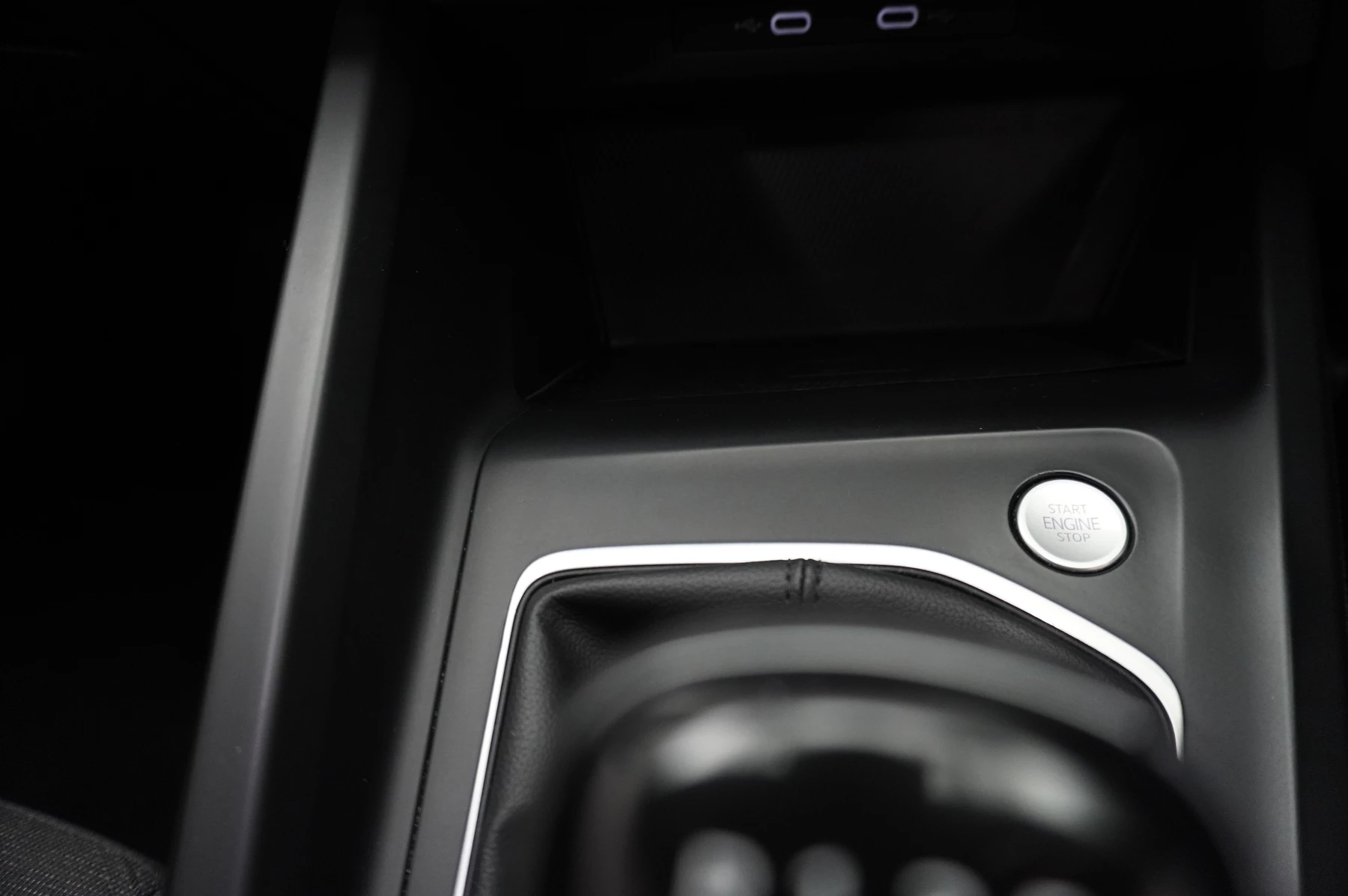 Volkswagen-Golf-image-32