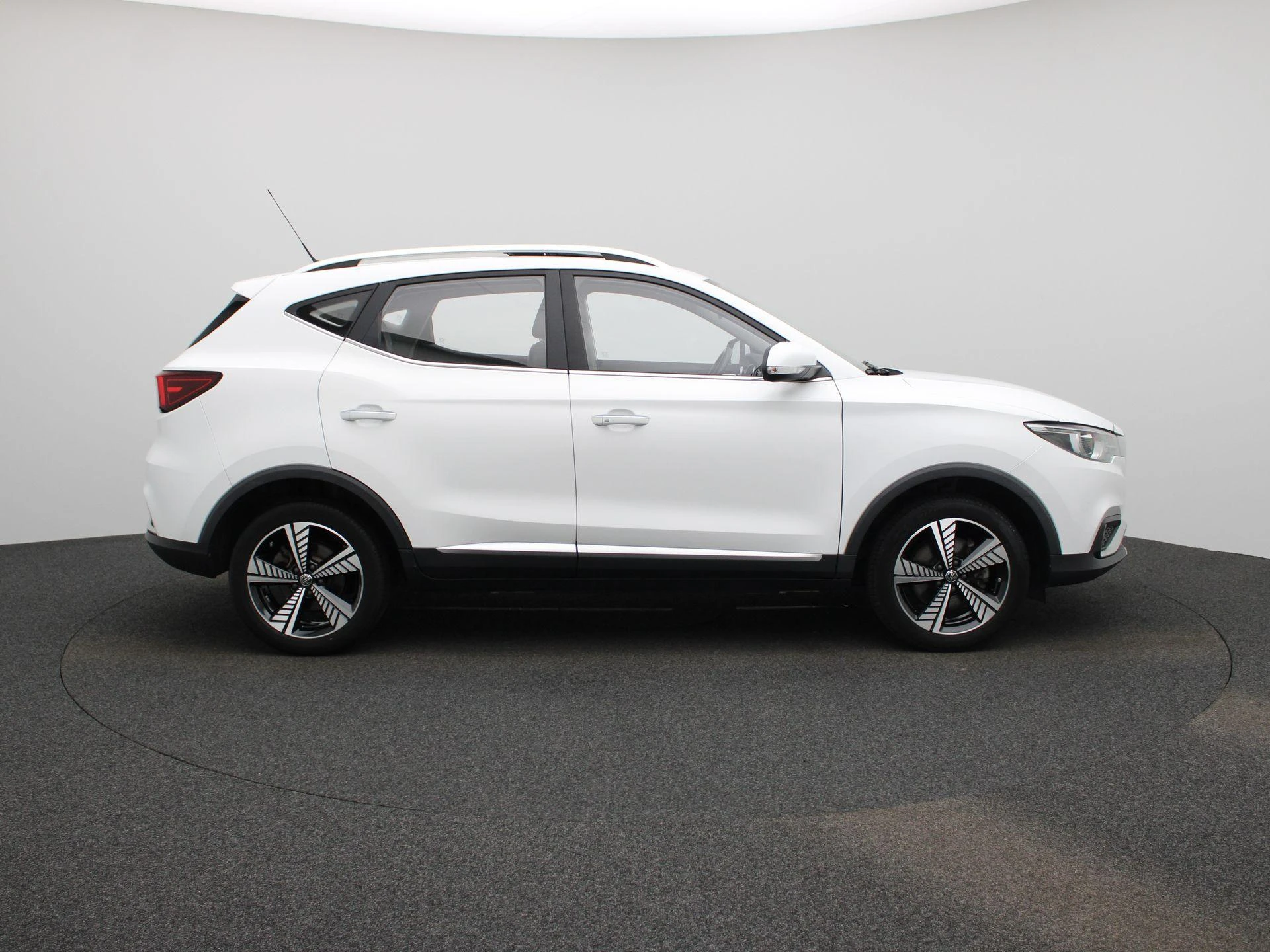 MG-ZS EV-image-5