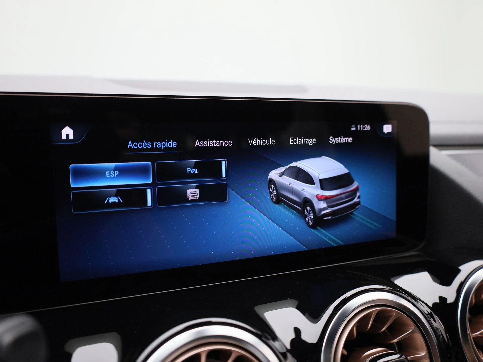 Mercedes-Benz-EQA-image-30