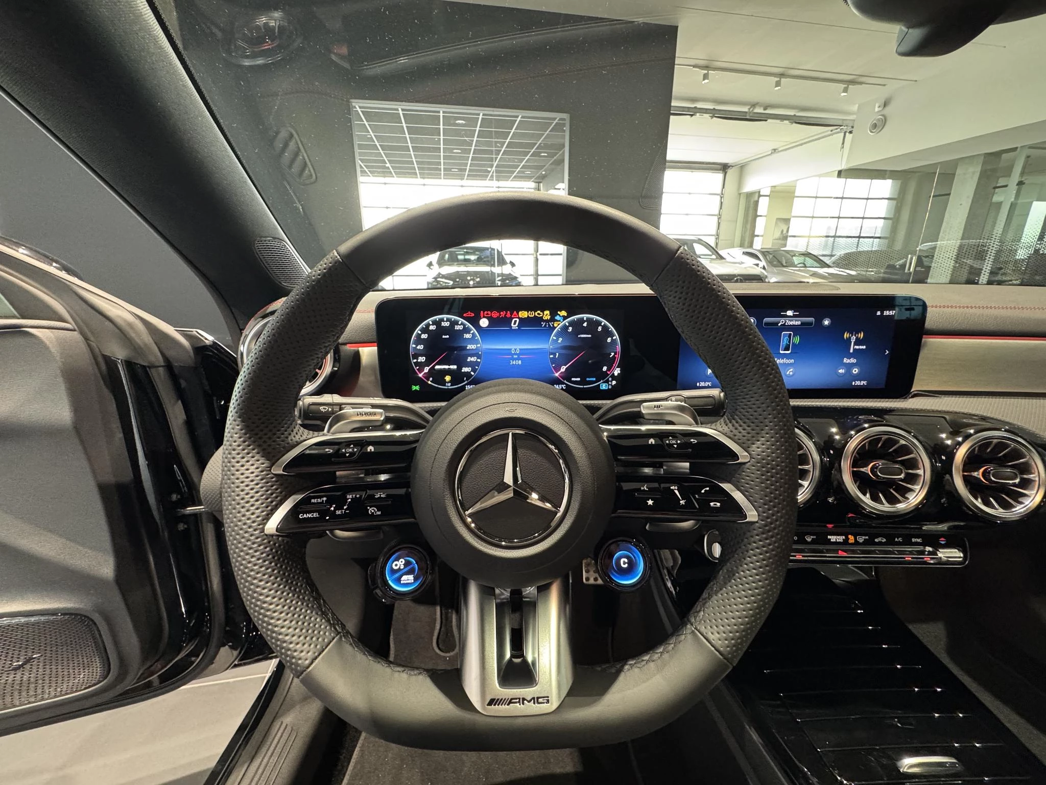 Mercedes-Benz-CLA-image-10